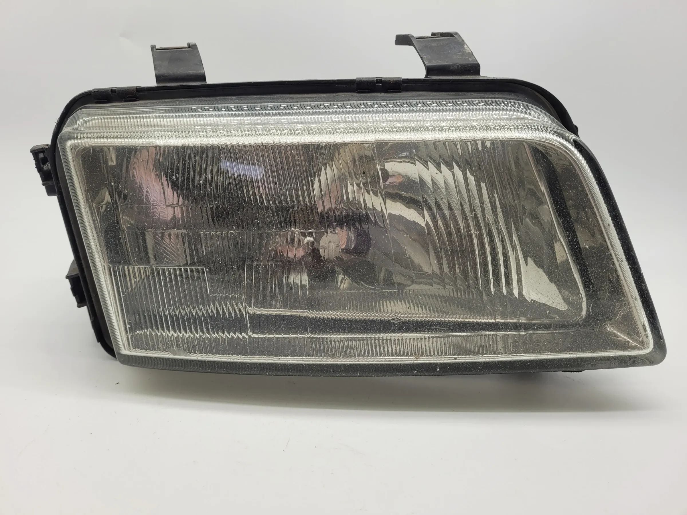 Original Audi A4 (8D2/8D5/B5) Scheinwerfer / Frontleuchte Rechts 8D0941004E