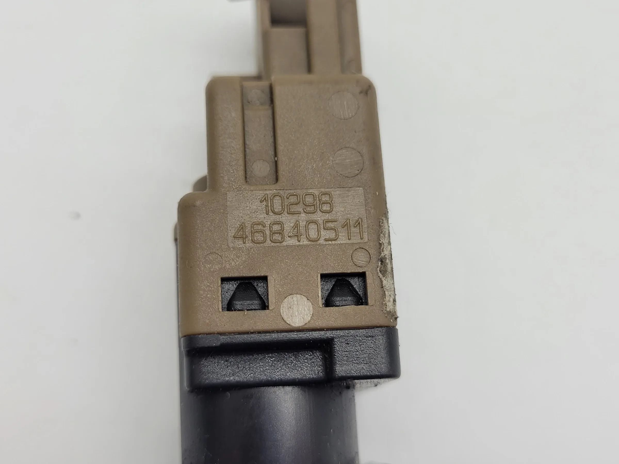 Original Alfa Romeo/Lancia/Fiat Kupplungsschalter Schalter Kupplung 46840511