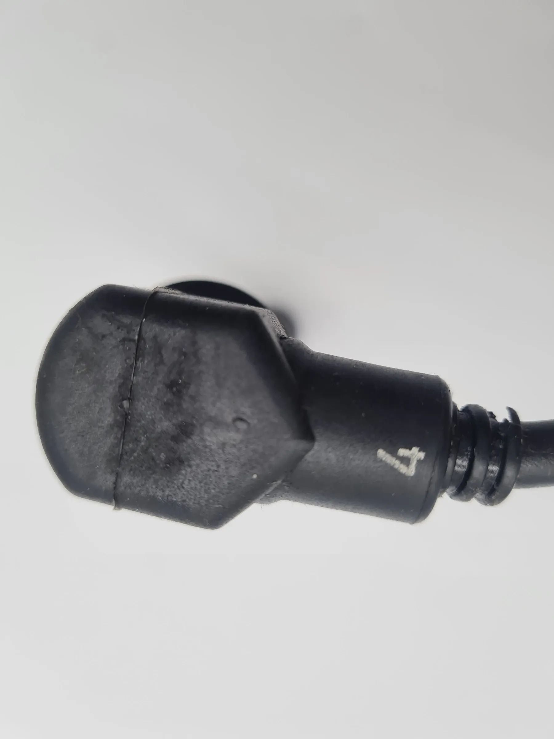 Original Audi A4/A6 VW Passat Zündkabel Zylinder 4 06A035255A / 13299/5