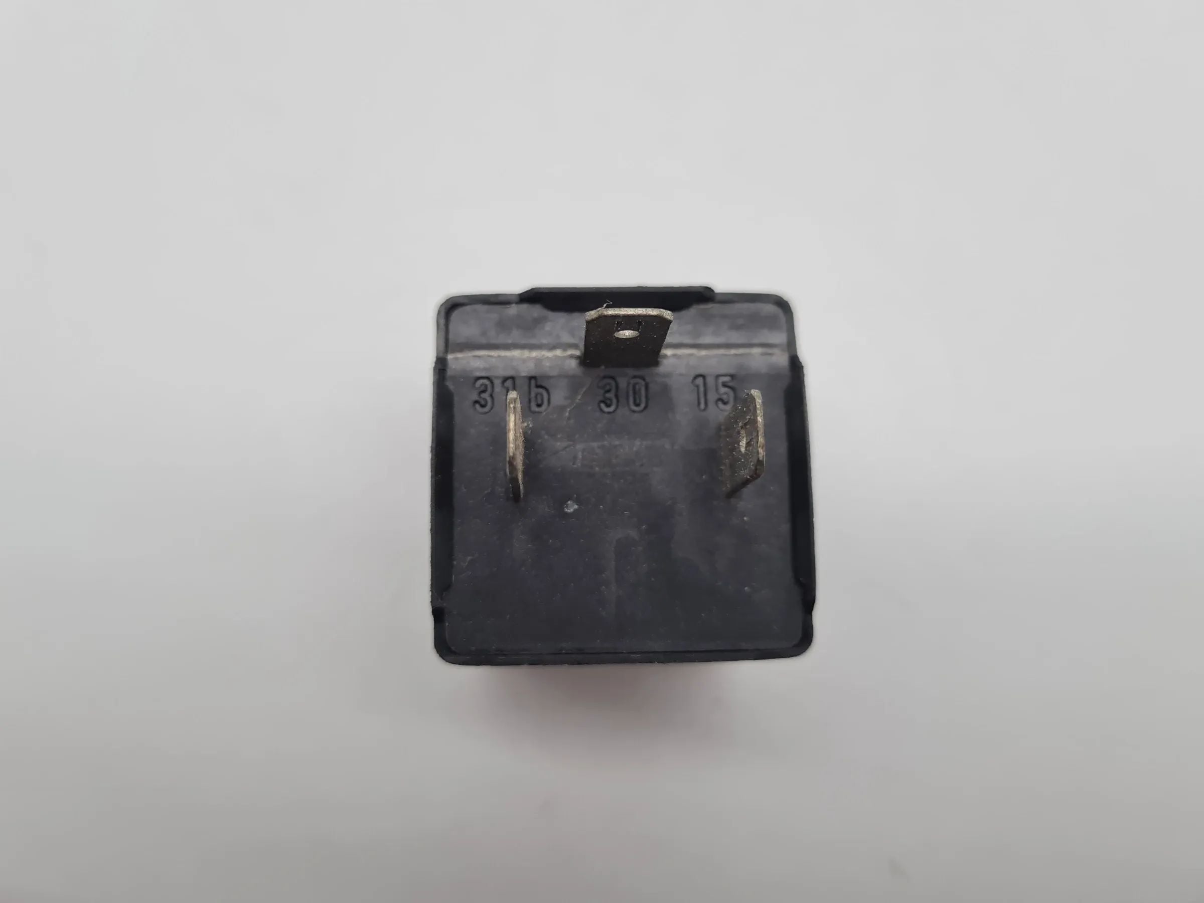 Original Opel Corsa B / Astra F Relais / Signalgeber 2502888 / 90240665