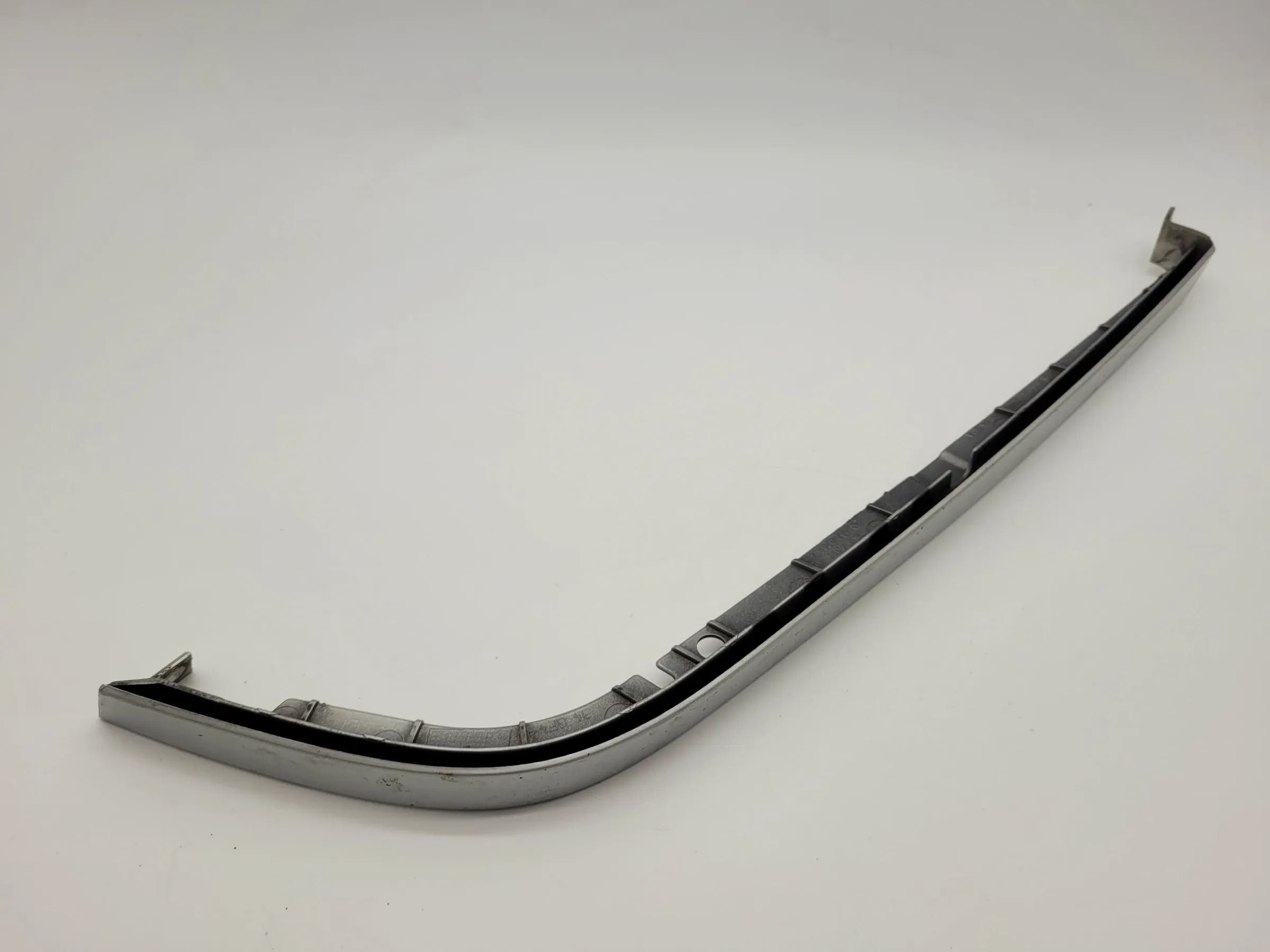 Original Mercedes-Benz C-Klasse (W202) Scheinwerfer Leiste/Blende L. A2028260577