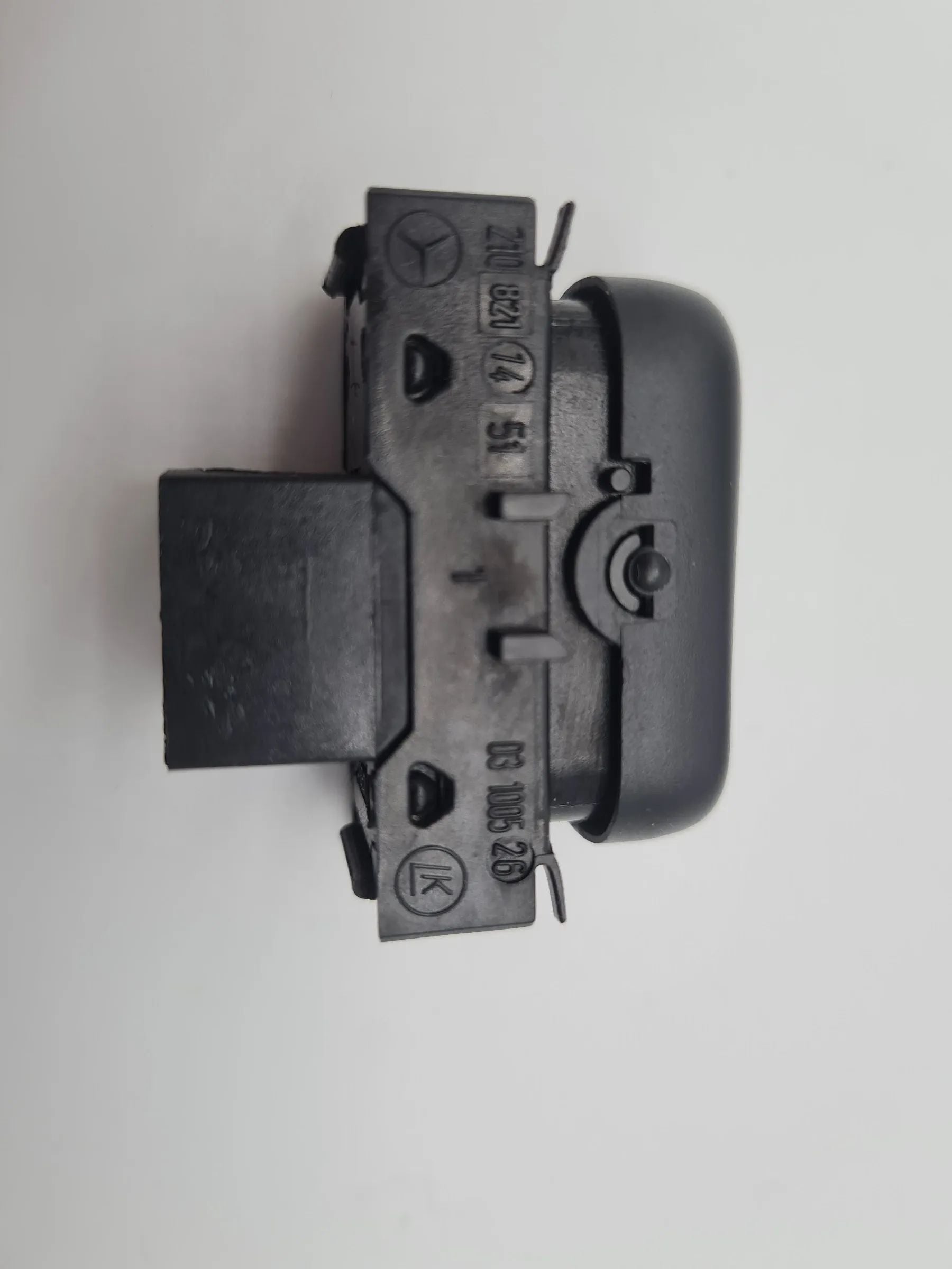 Original Mercedes-Benz A-Klasse (W168) PDC Schalter Einparkhilfe A2108217451