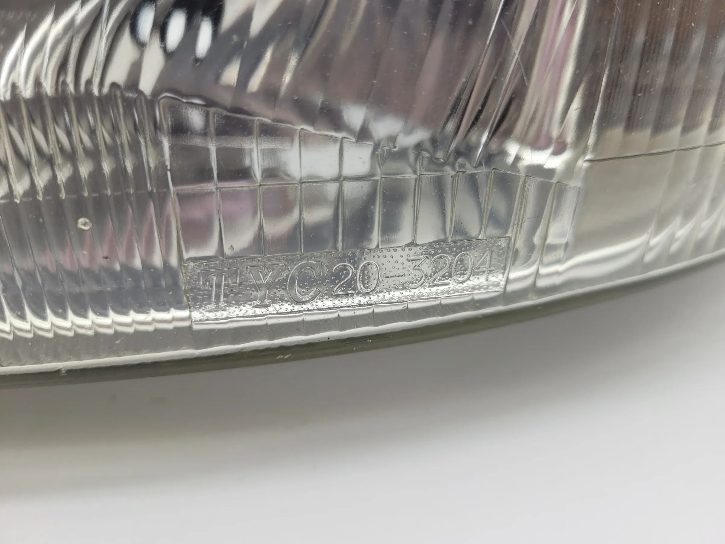 Opel Corsa B (S93) Scheinwerfer / Frontleuchte Links 20-3204 (90444784)