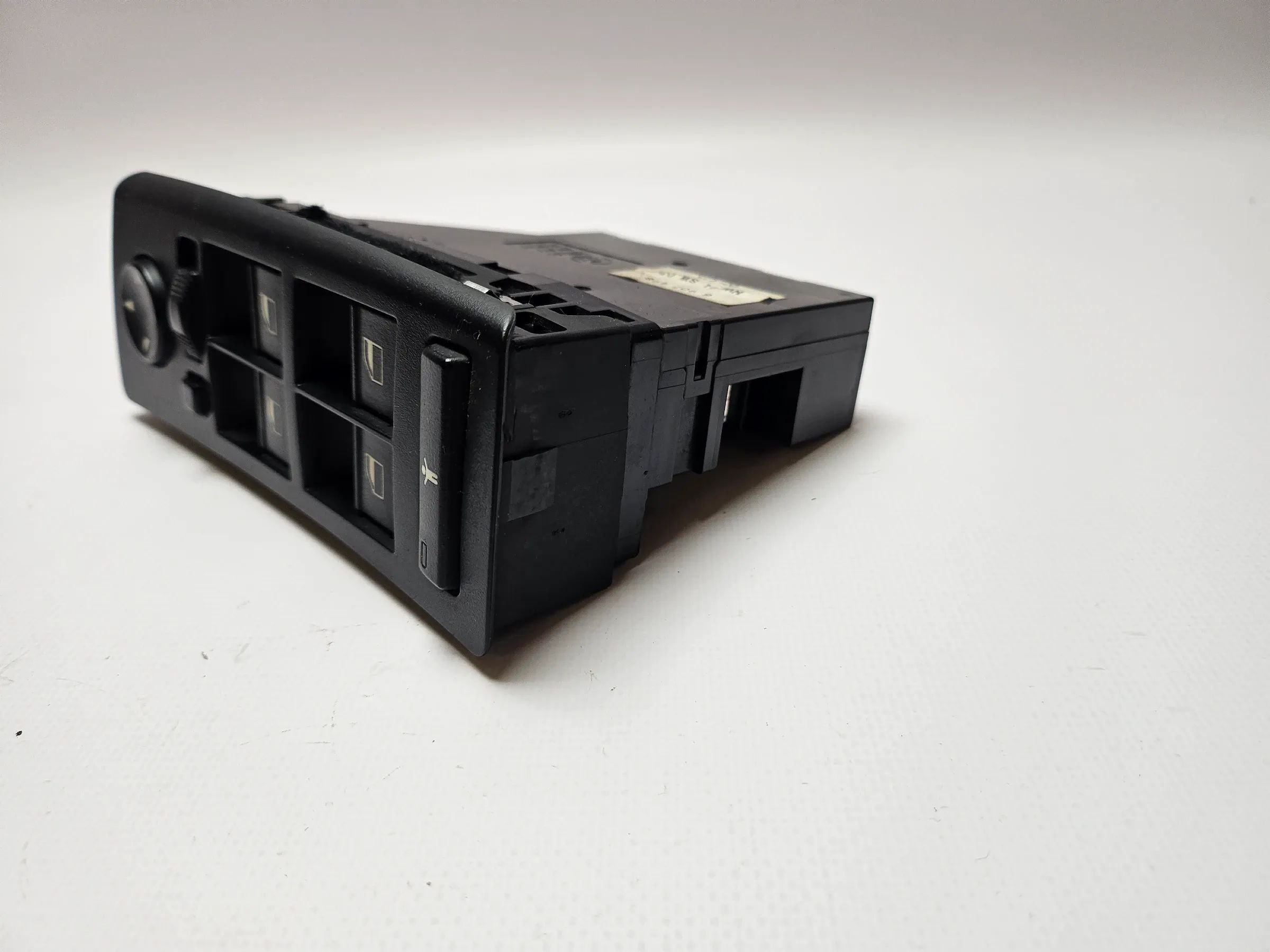 Orijinal BMW X5 E53 2000 Ön Sol Elektrikli Cam Kaldırma Anahtarı 6907498