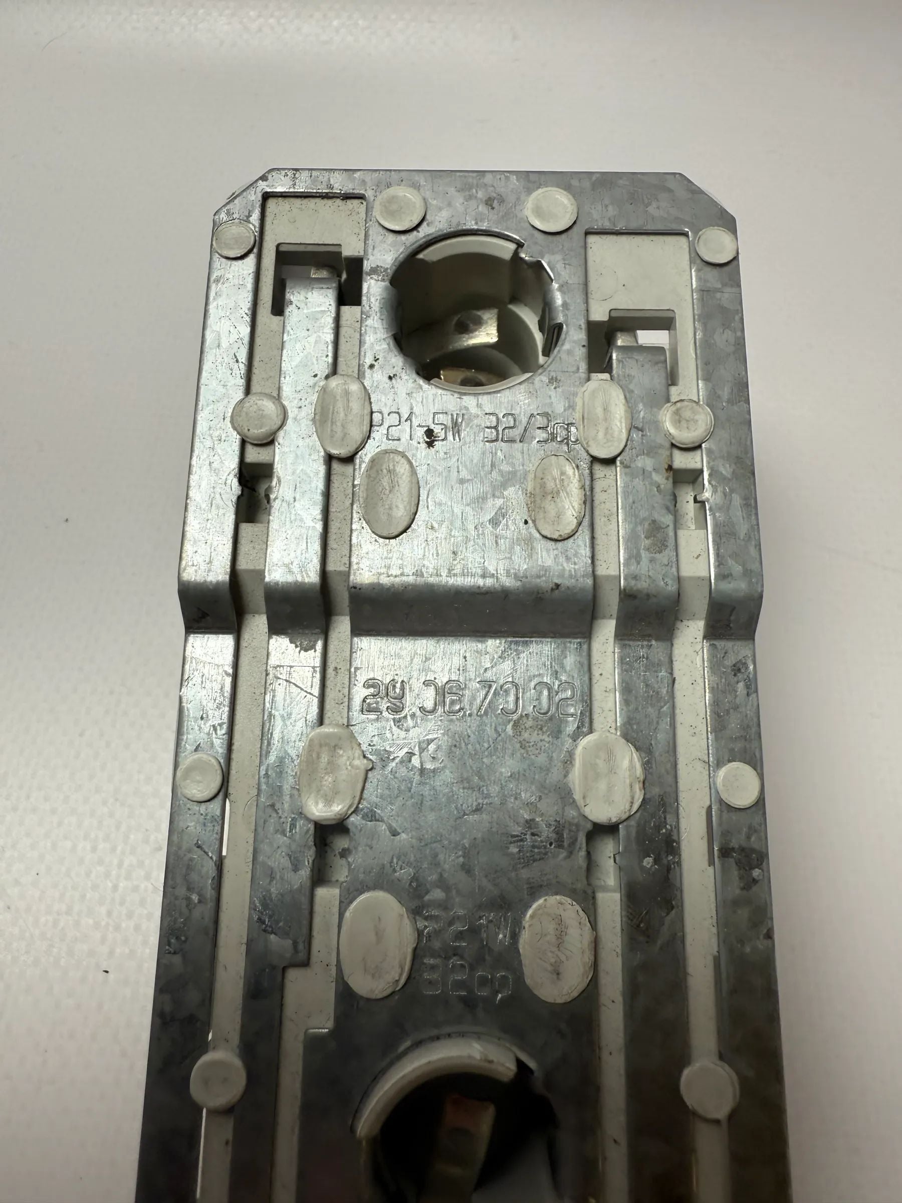 Original VW PASSAT lamp holder left 29067002