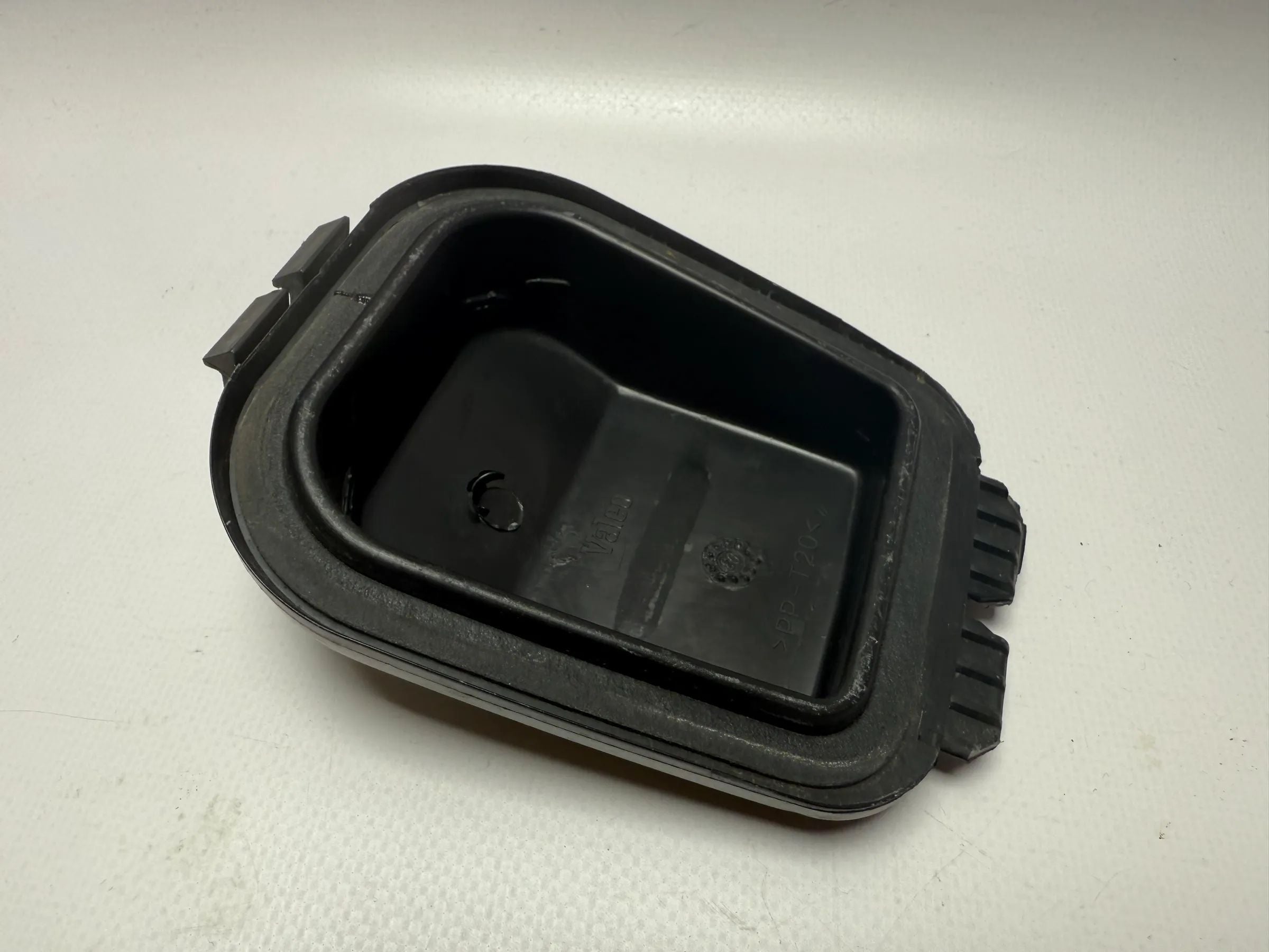 Original VW / Audi / Seat / Skoda cap cover headlight Valeo 6K5941607 