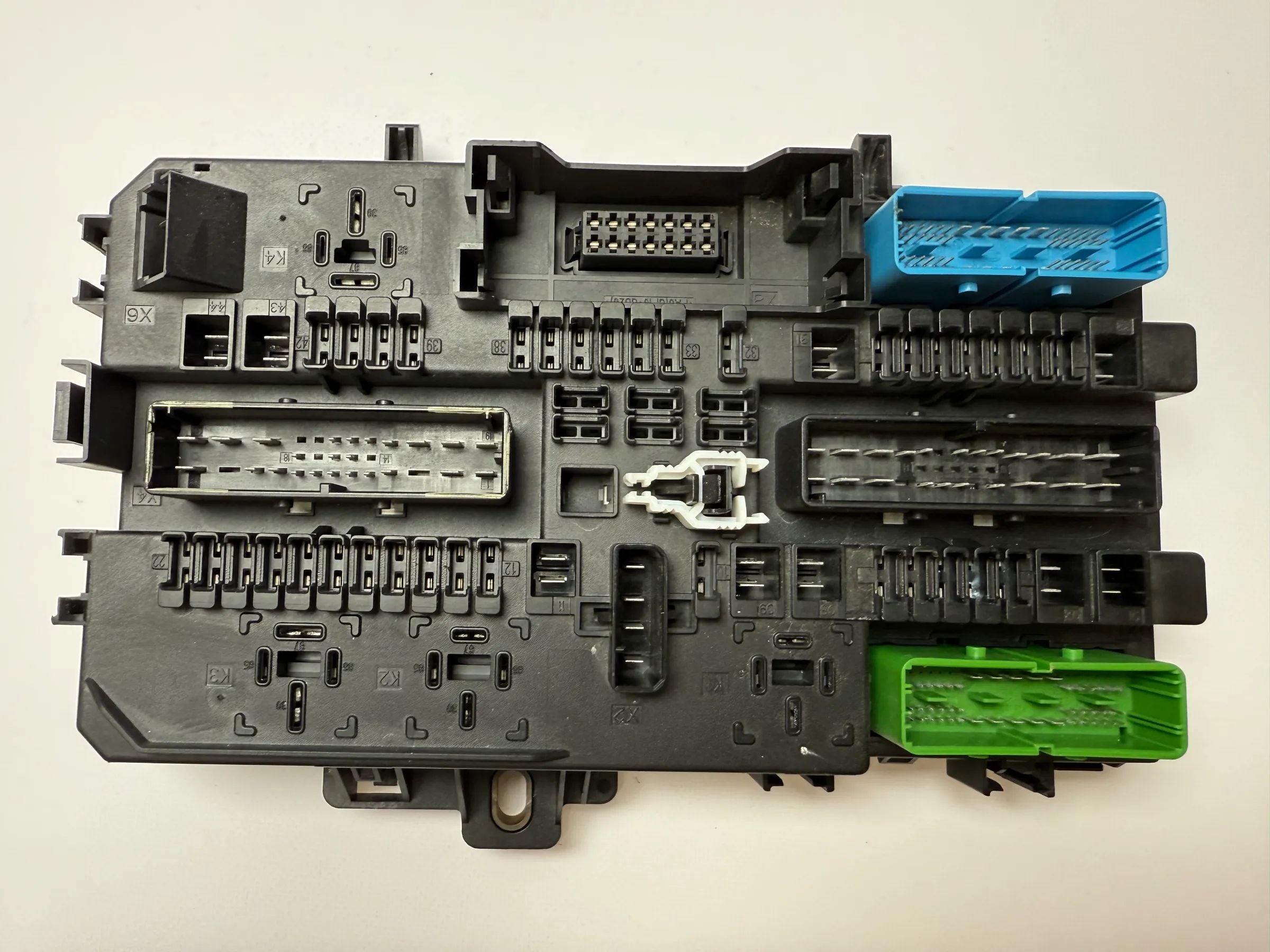 Caixa de Fusíveis Original Opel Astra H Limo & Caravan 1,4 66 KW 13145014