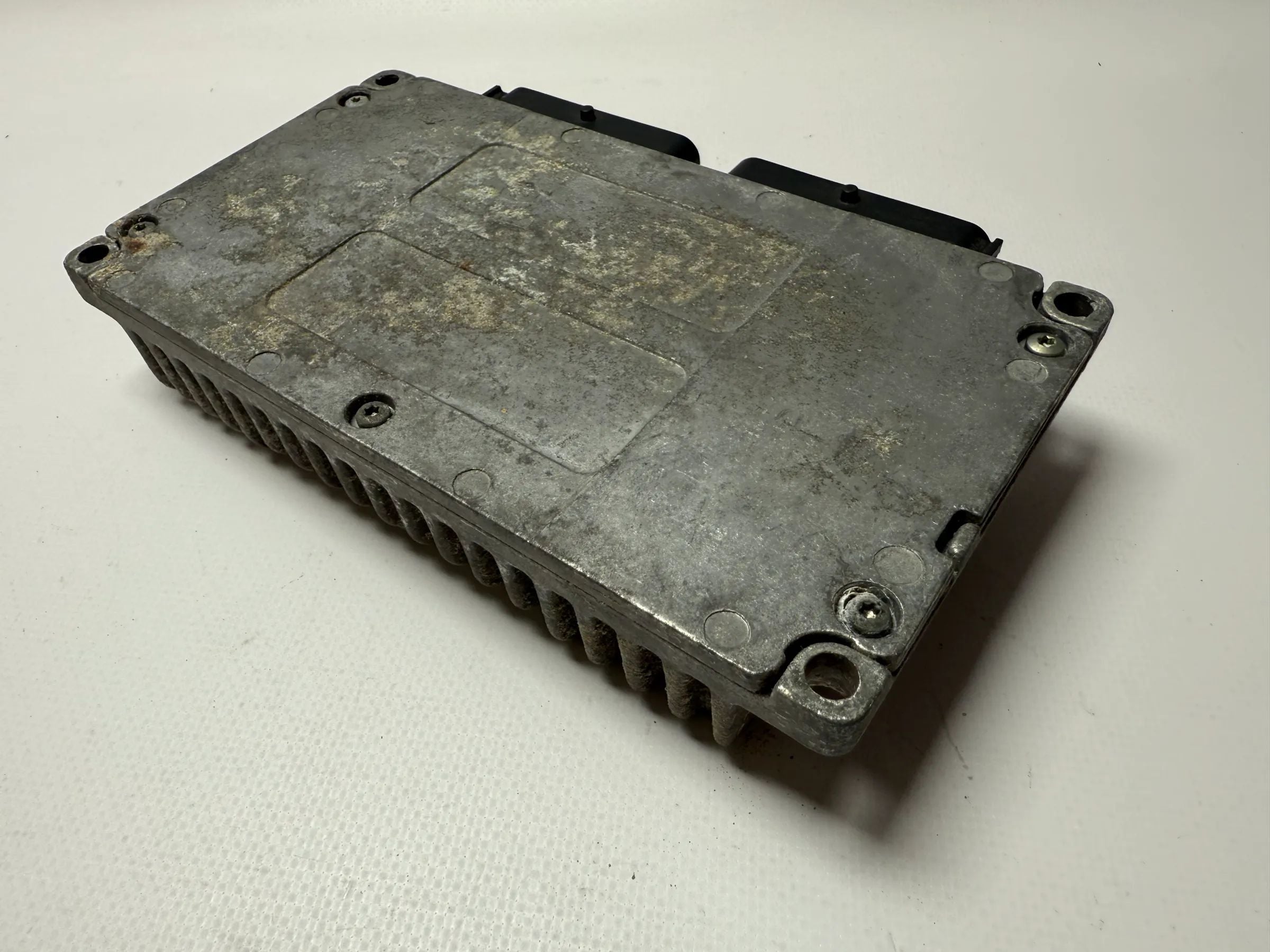 Оригинальный блок управления двигателем Renault Grand Scenic 2.0 16V JM ECU 8200335651