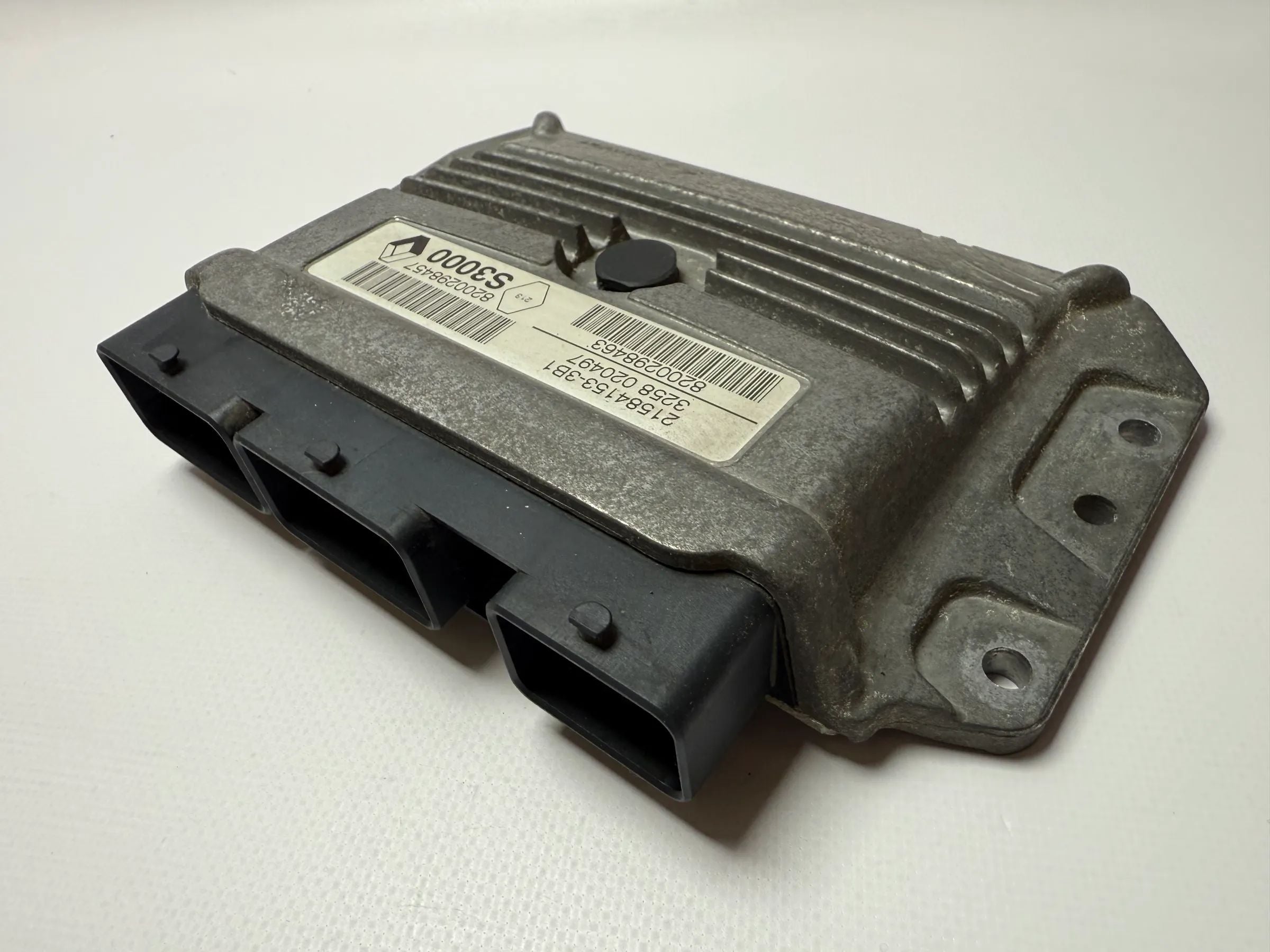 Оригинальный блок управления двигателем Renault Scenic 2 II ECU Sagem 8200298457 / 8200298463