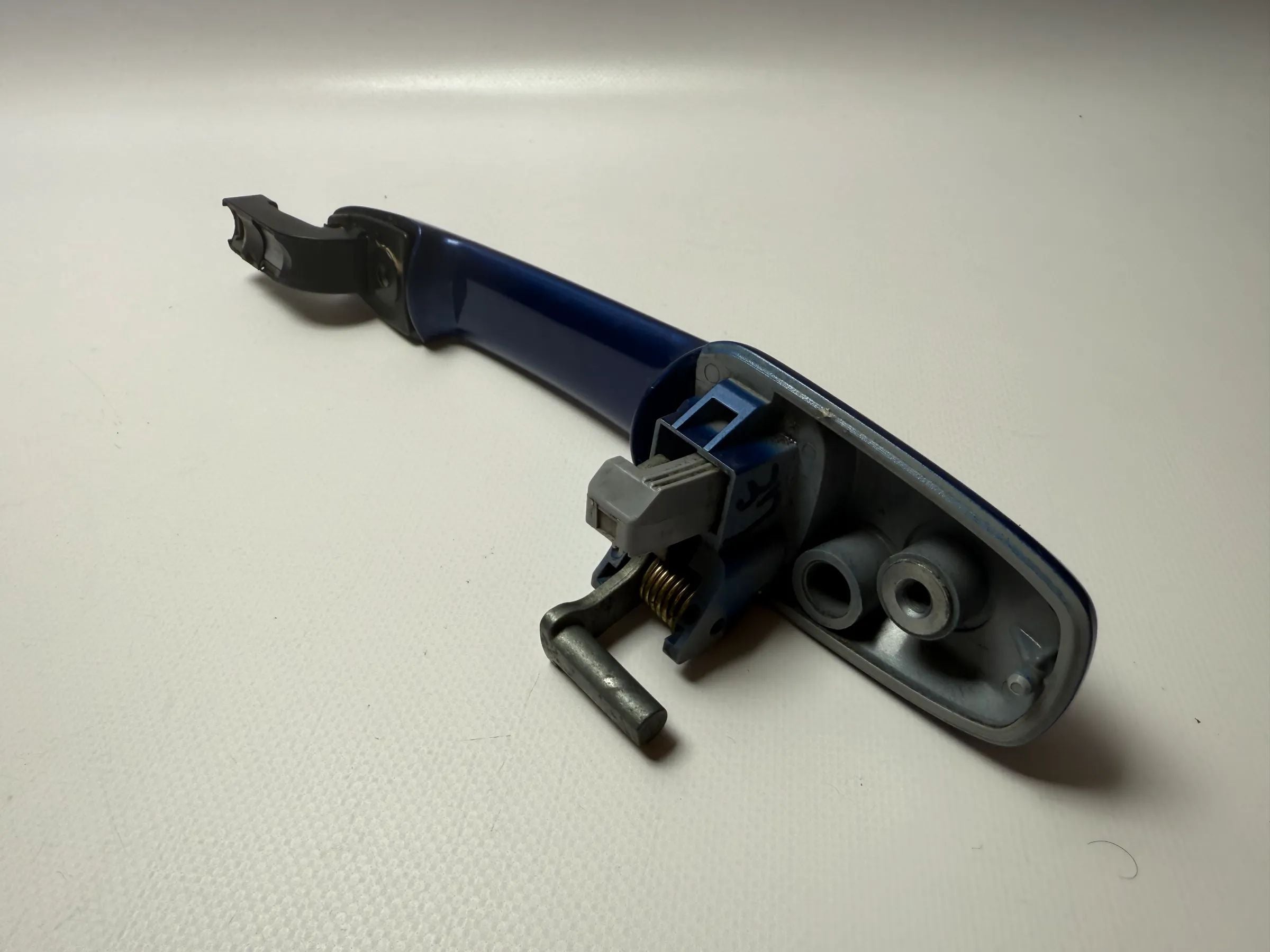 Peça Original Mazda 6 Punho da Porta Traseira Esquerda Azul GJ6L