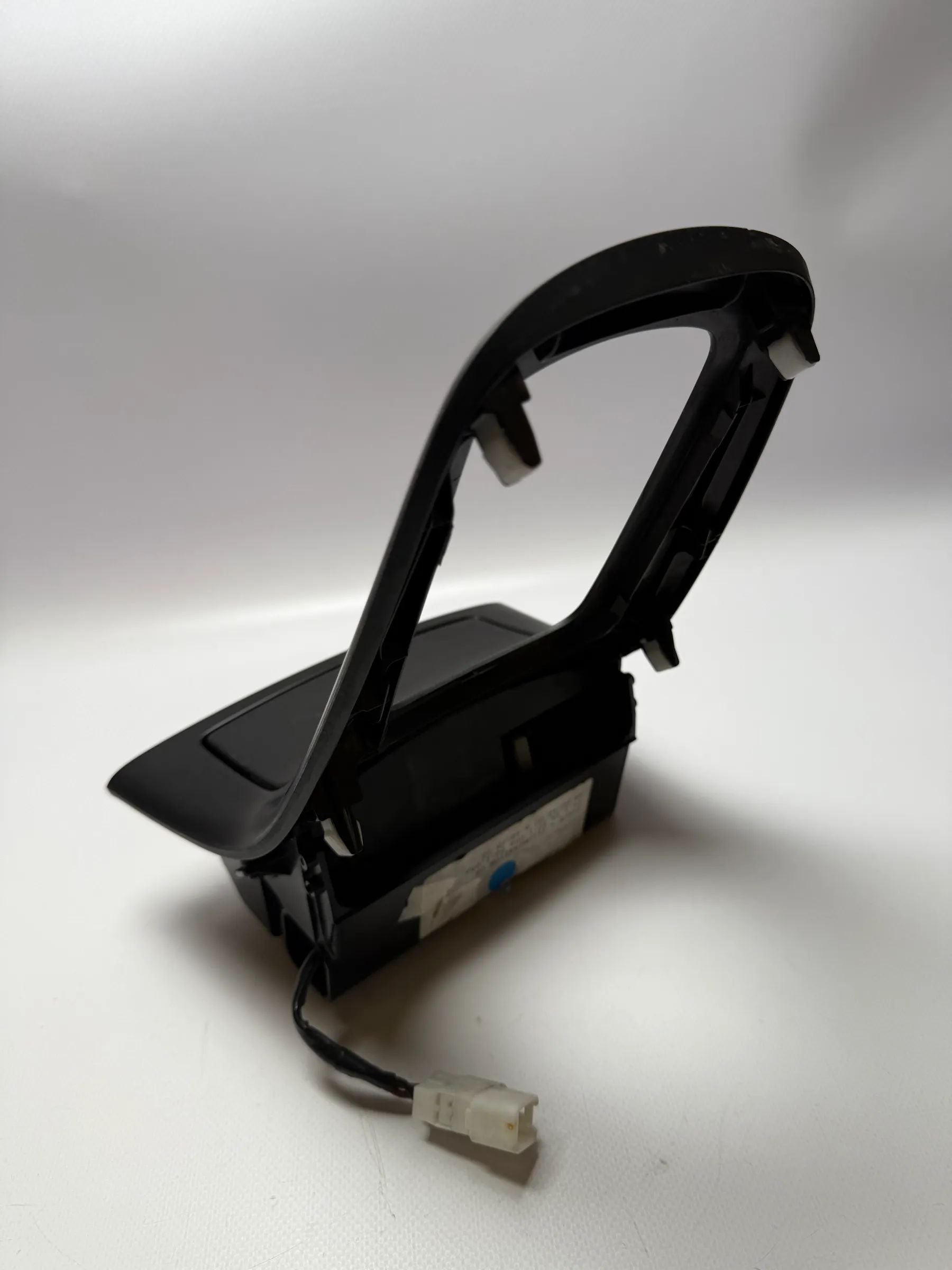 Toyota Avensis  2006 Mittelkonsole Aschenbecher Bourbon 8528