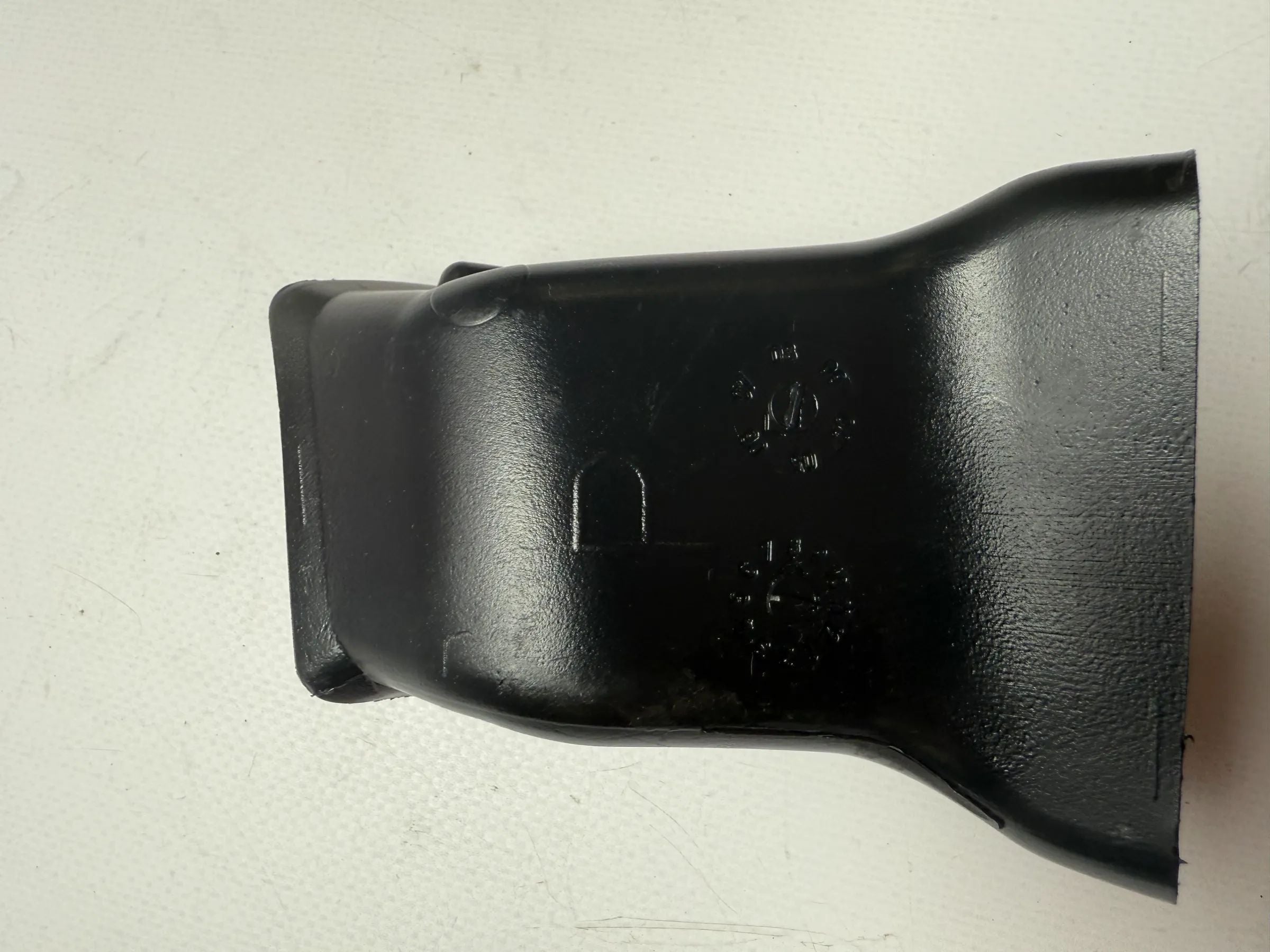 Original BMW 3 Series E90 heating duct air intake pipe 7132868-02 / 114609-10 