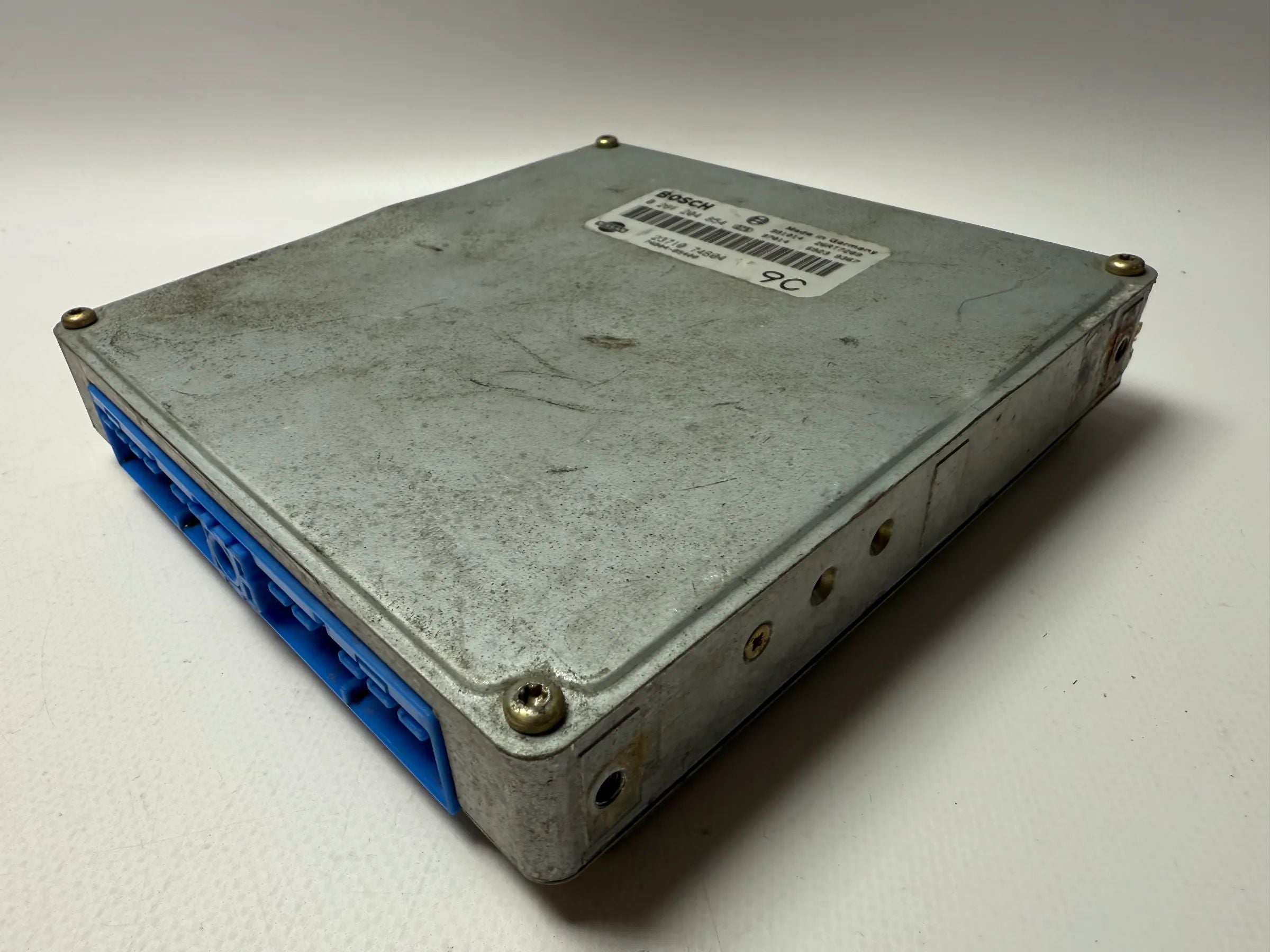 Originele NISSAN MICRA II K11 Motorbesturing ECU 2371074B04 / 0261204854