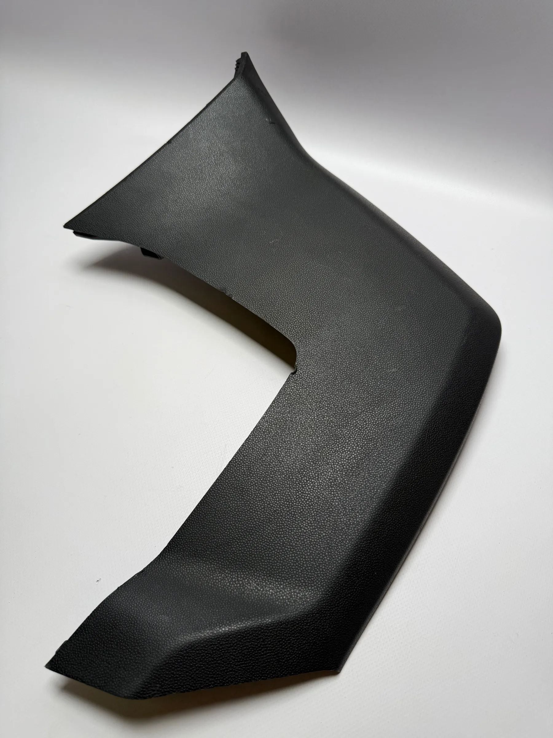 Оригинальная левая накладка панели приборов OPEL Zafira B 13162572