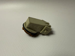 อะไหล่แท้ Mercedes-Benz Sprinter ที่ยึดไฟข้าง 0028209156 4204