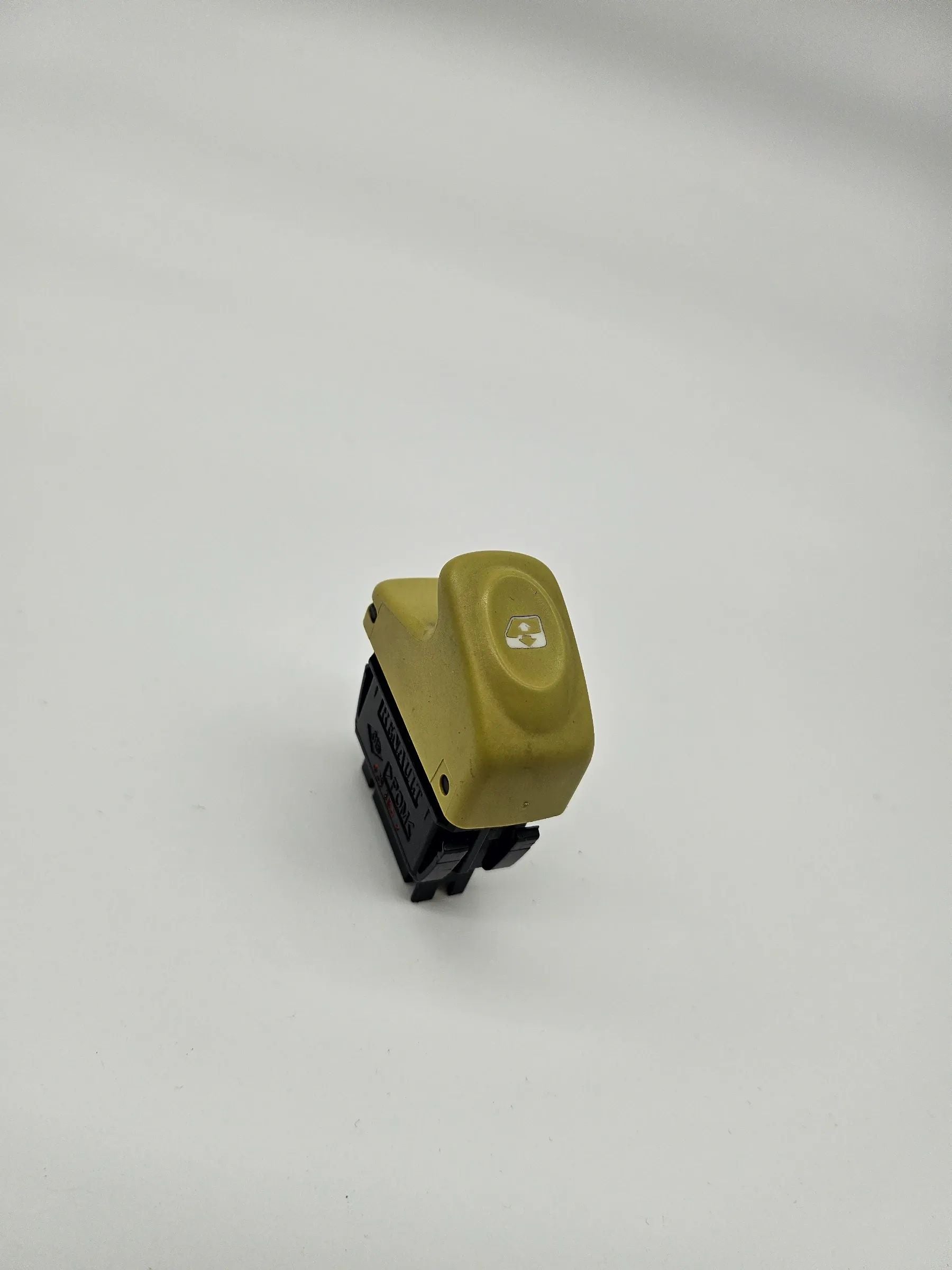 Interrupteur lève-vitre d'origine Renault Twingo C06 425386J