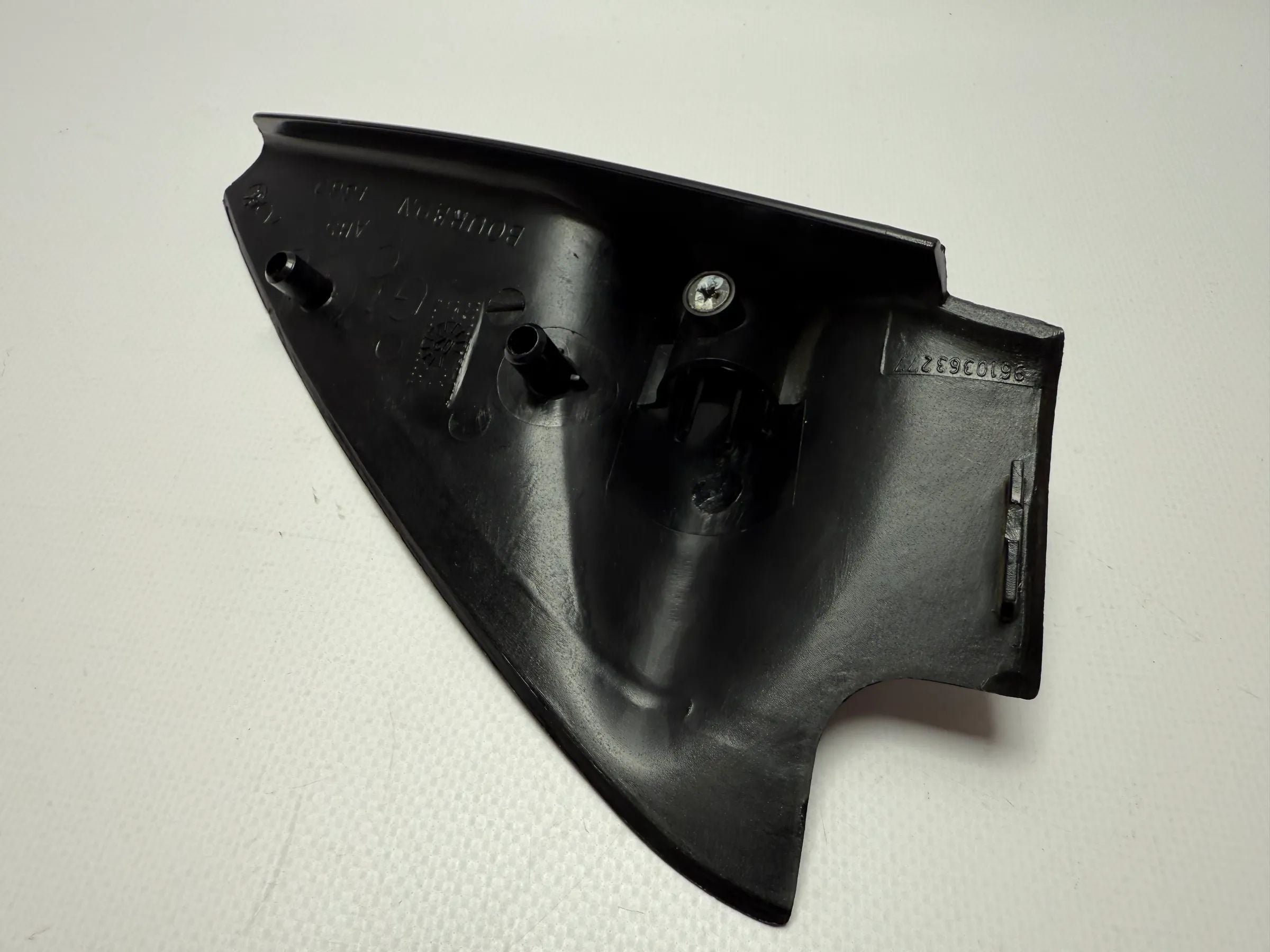 Oryginalna osłona lustra wewnętrznego Peugeot 106 lewa 9610363277