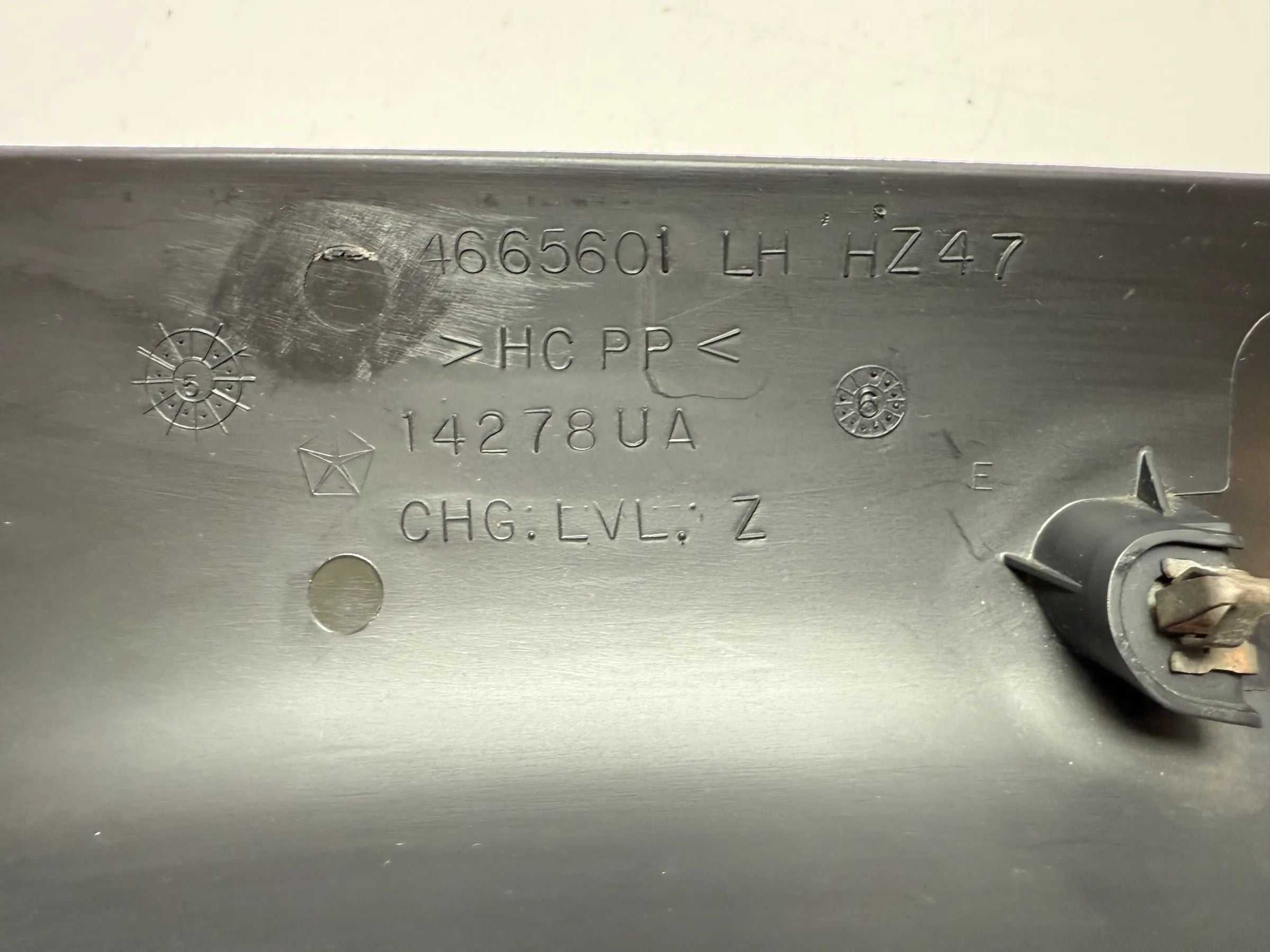 Original 96-00 Chrysler Sebring Cabriolet Cache Colonne Gauche 4665601 LH