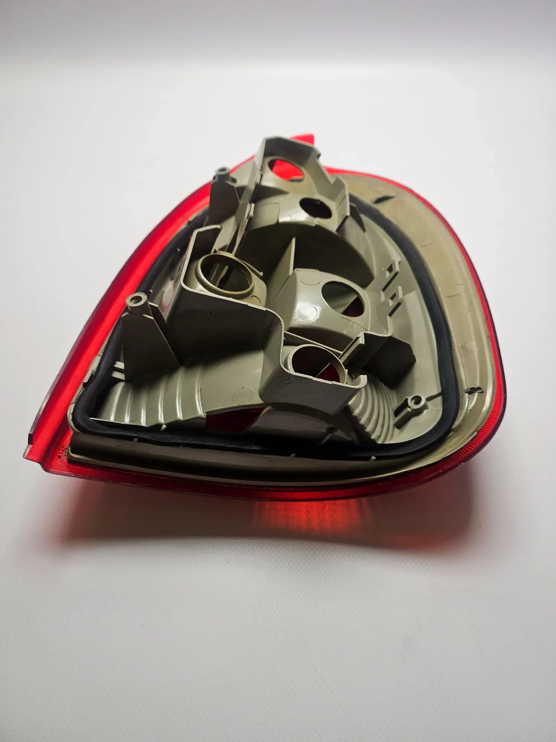 อะไหล่แท้ Opel Corsa B S93 ไฟท้ายซ้าย GM 45021