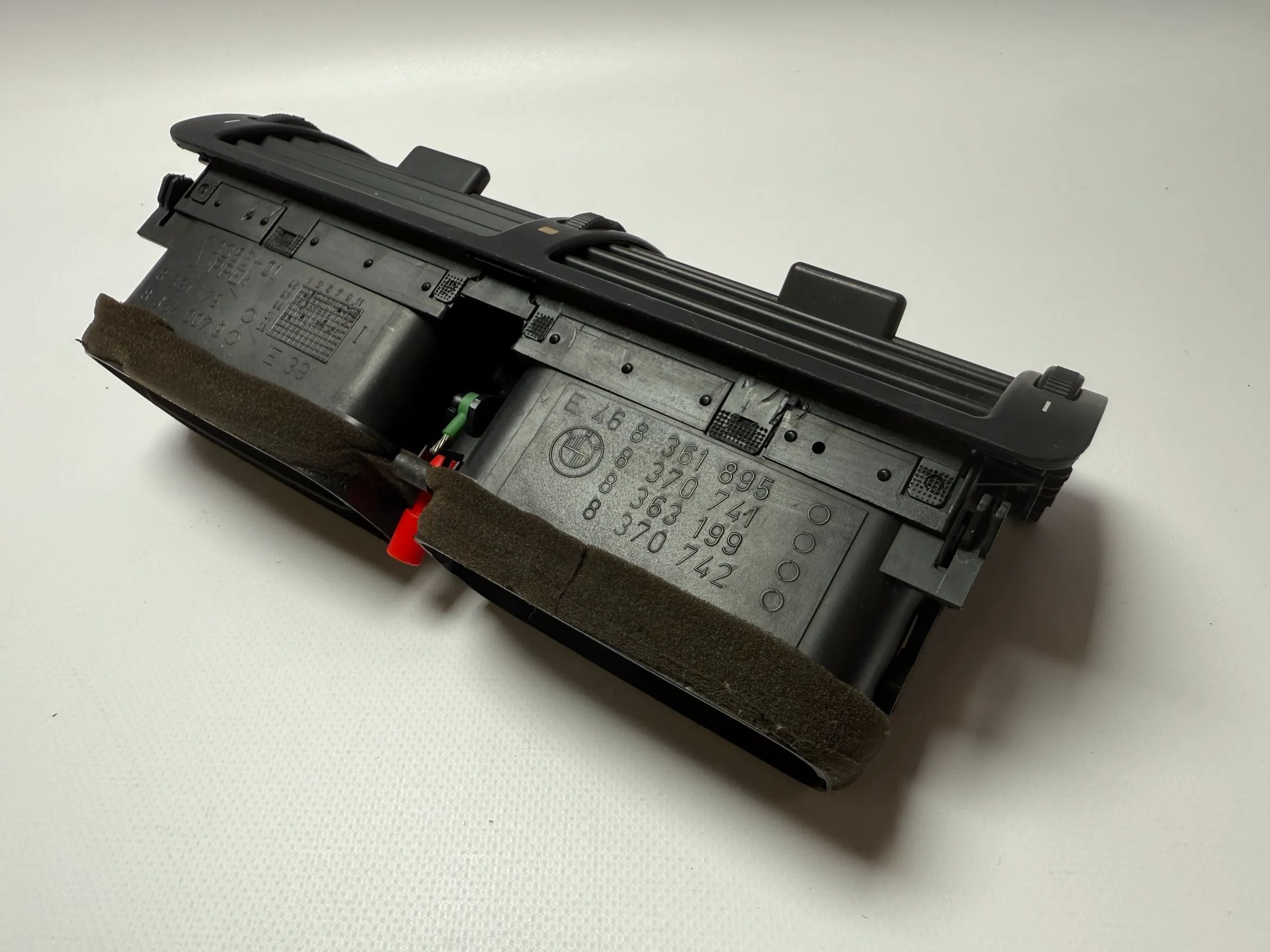 Diffuseur d'air avant central d'origine BMW Série 3 Compact (E46) 8363199