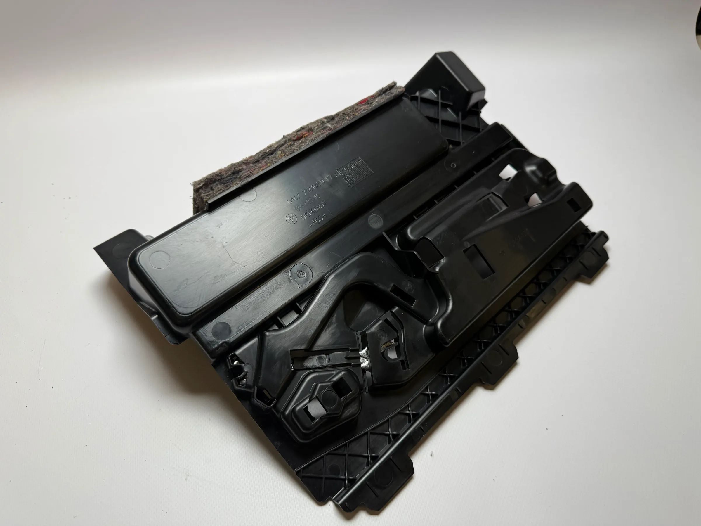 Оригинальный кронштейн держателя треугольника BMW E91 Touring инструмент 5147714185907 Auto-veritas