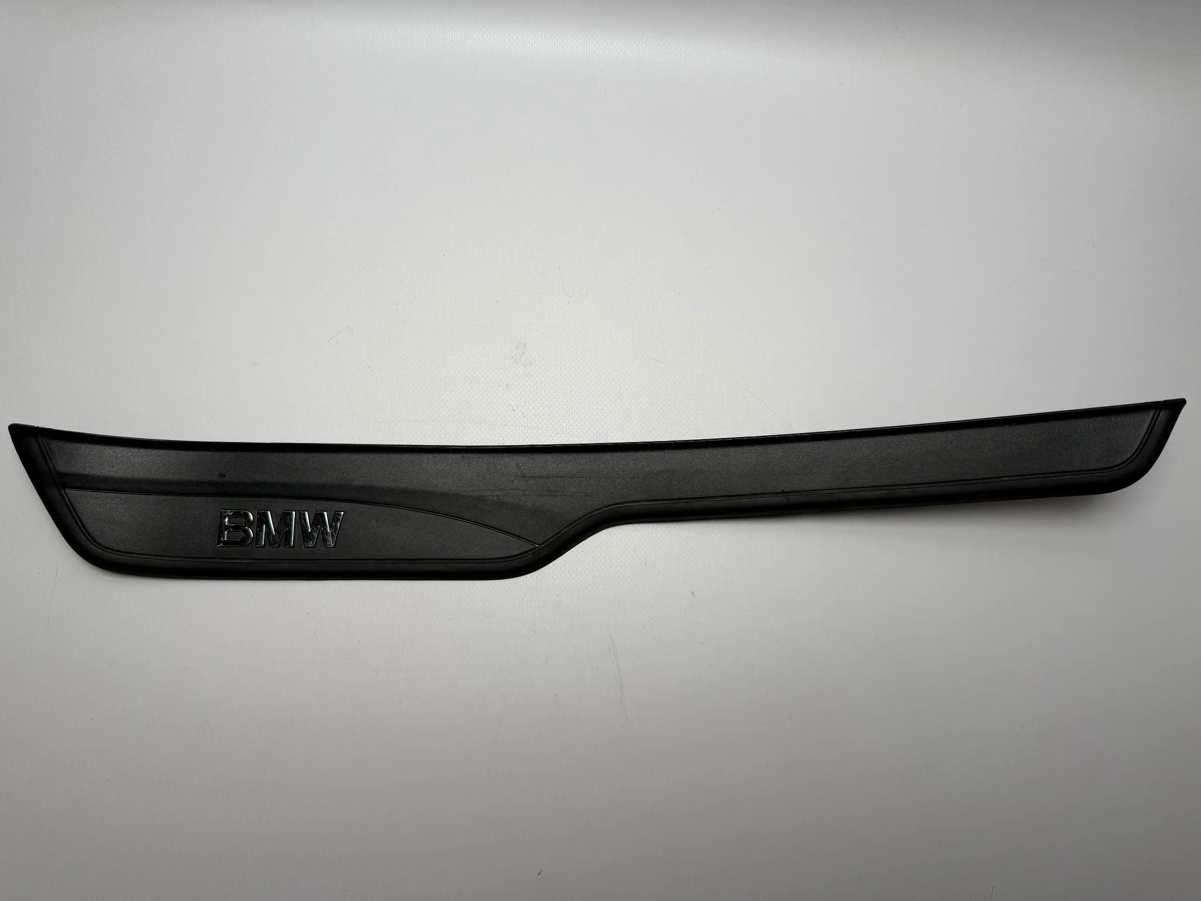 Оригинальная накладка порога двери левая BMW E90 / E91 51477060285