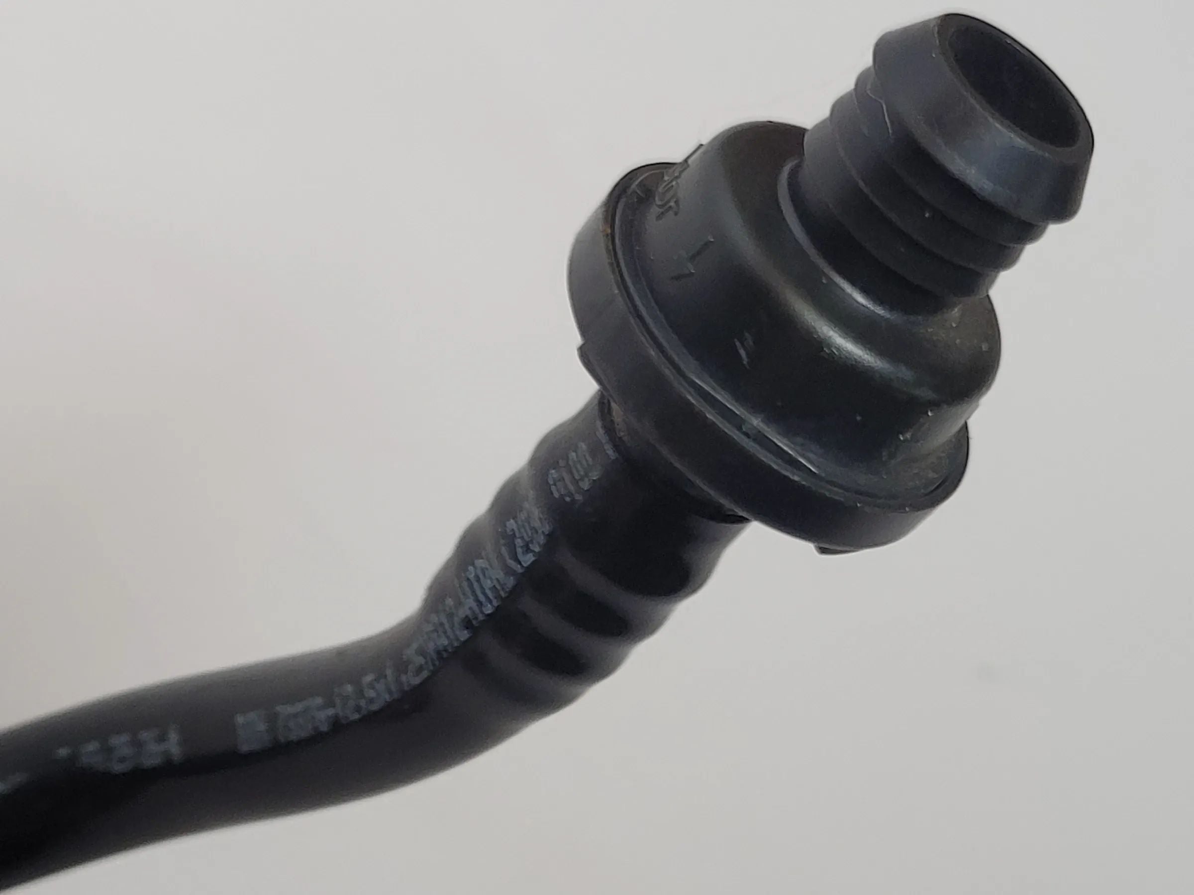 Original BMW 6 (E63) Dachleitungsrohr Unterdruckleitung 34.33-6769630-10