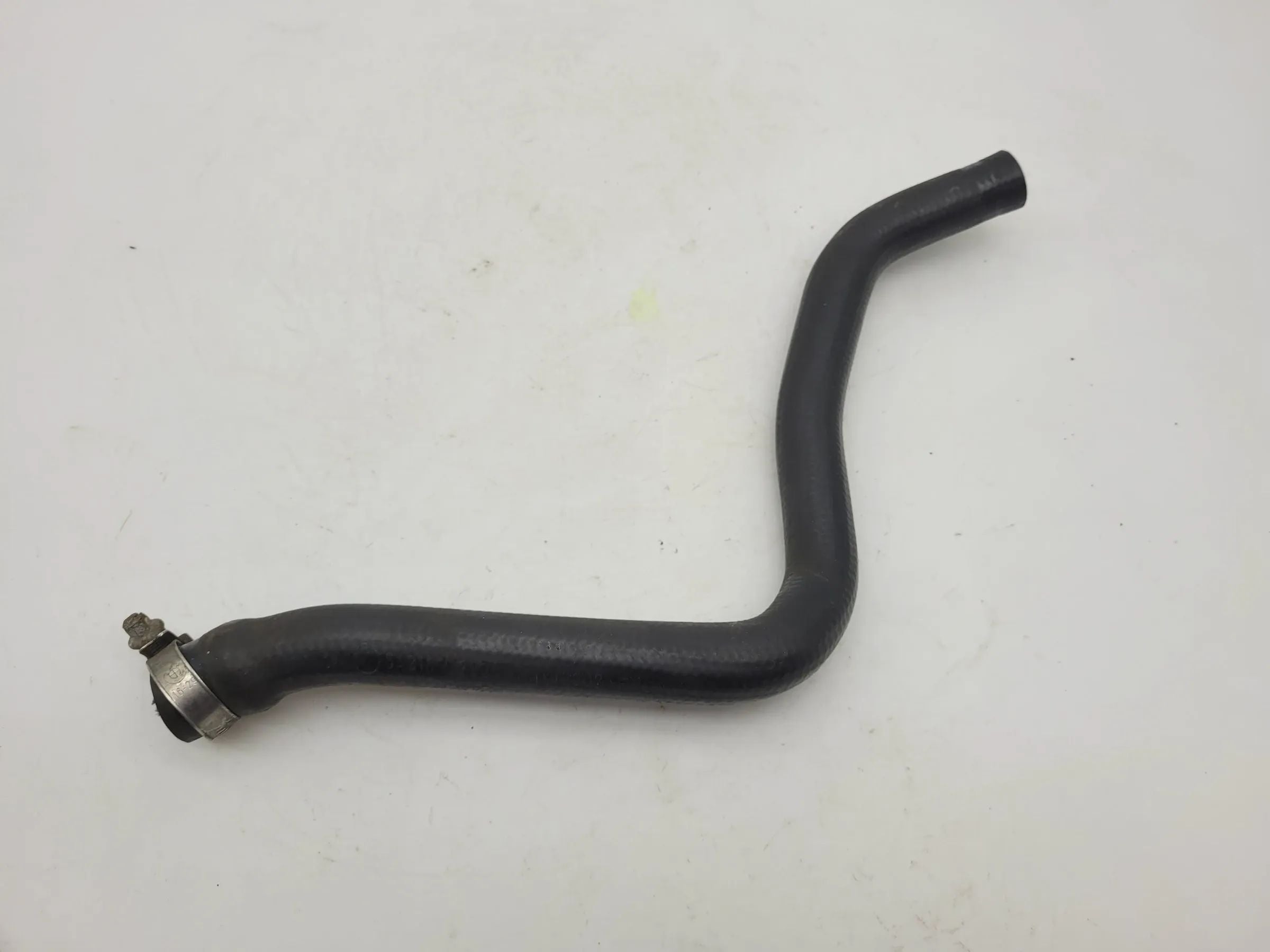 Originele BMW 5er Touring E39 Koelwaterslang 64.21-8367929