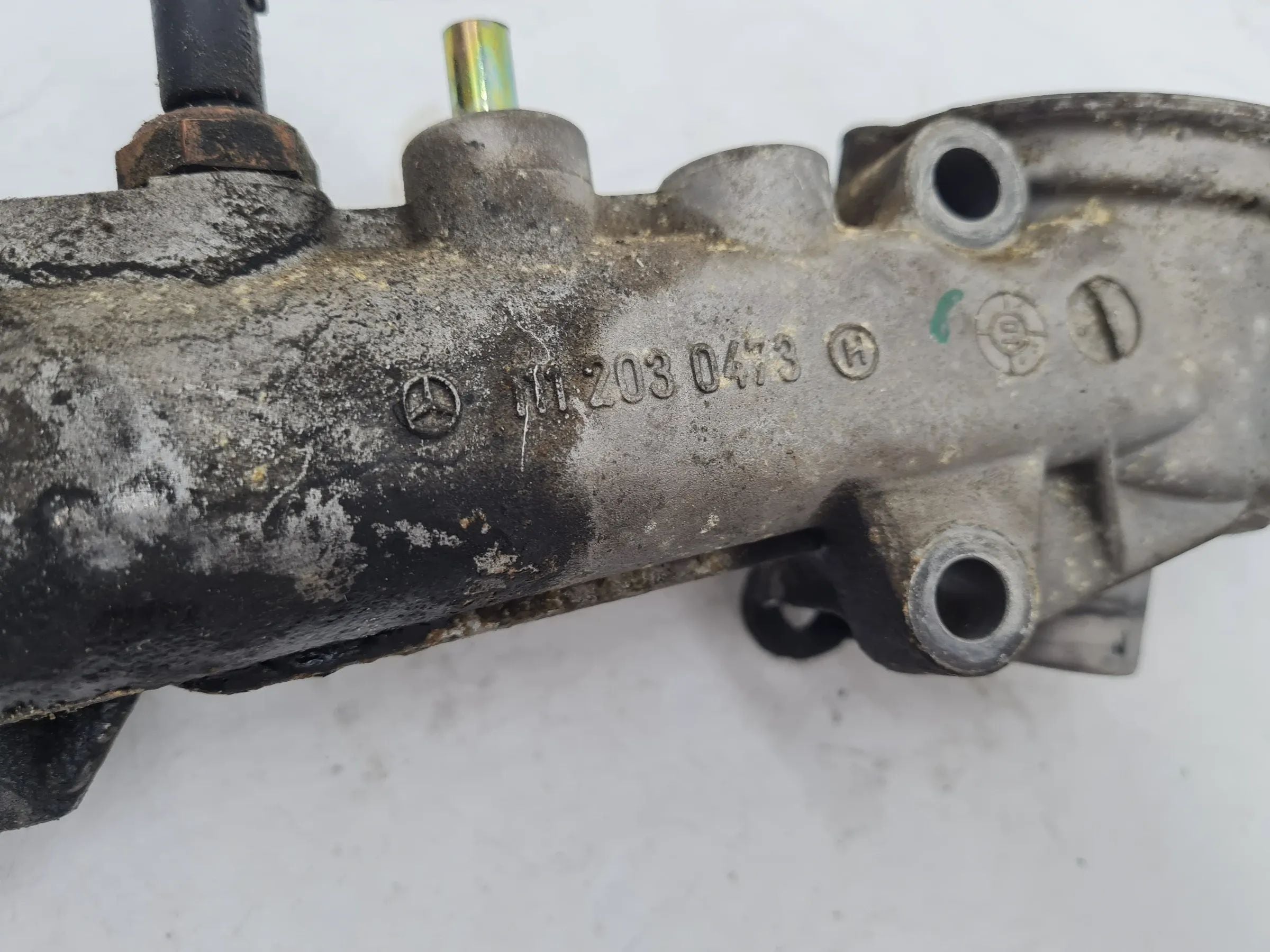 Original Mercedes C-Klasse CL203 サーモスタットハウジング M111.955 A1112030473