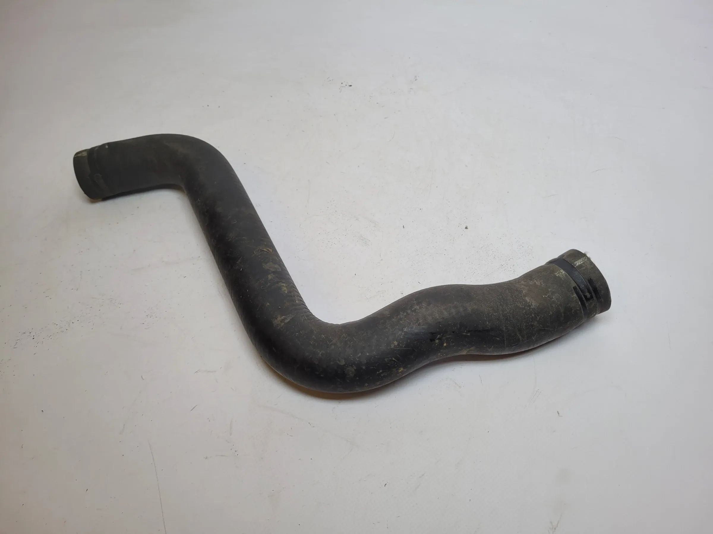 Ford Mustang V Kühlleitung Kühlschlauch Benzin 4R33-8B274-AB Original