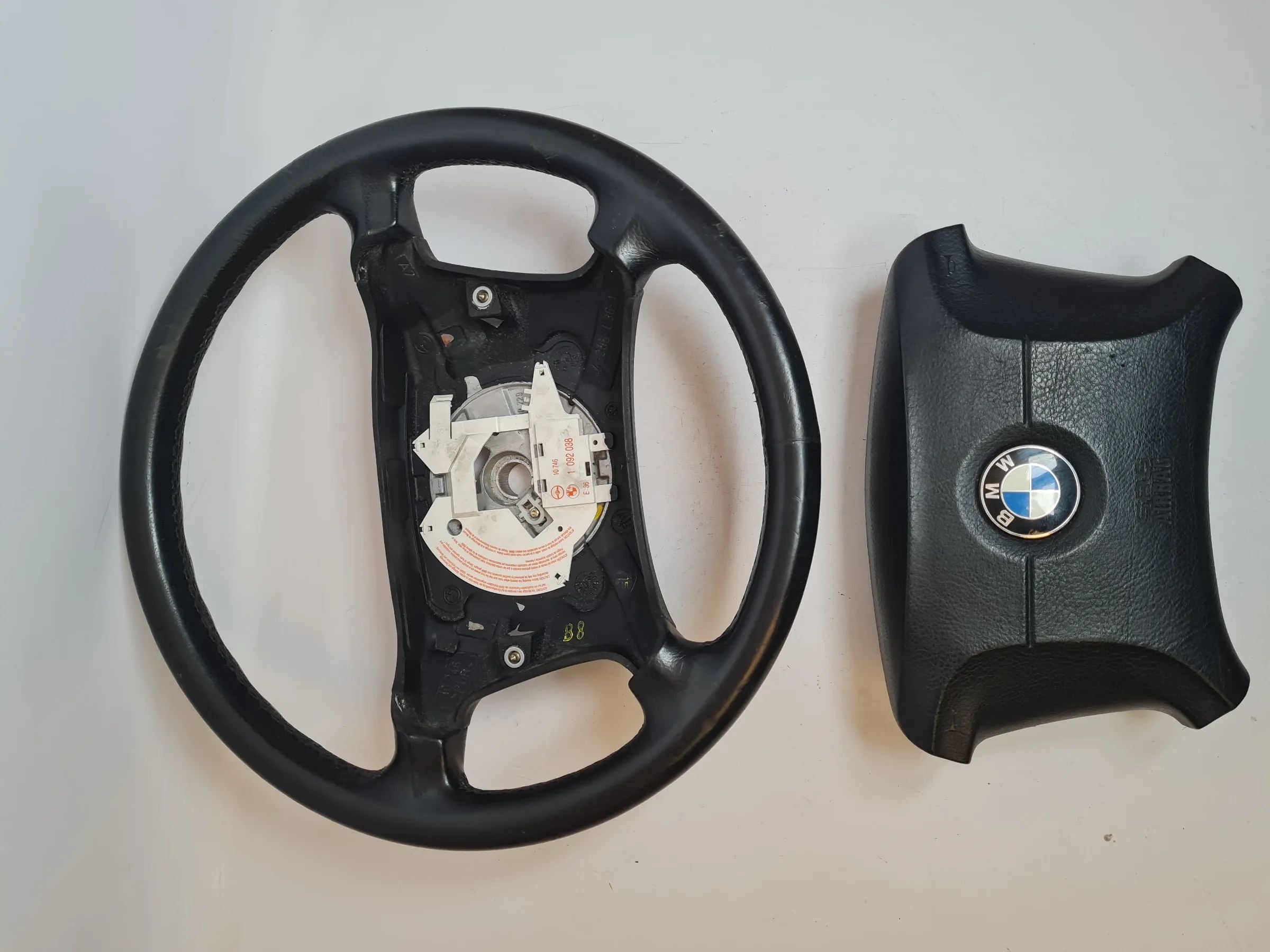 Original BMW 3er (E36) 4-Speichen Lenkrad, 1092038