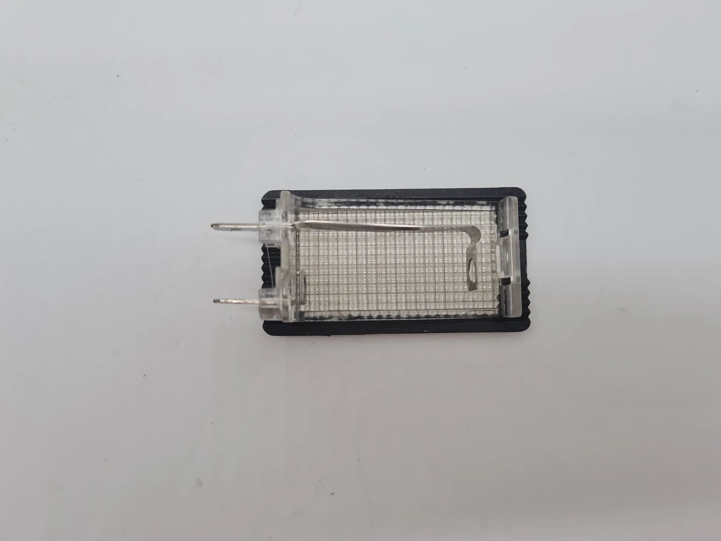 Original Audi A6 (4B2/4B4) Kofferraum Leuchte Blende Grauer Rahmen