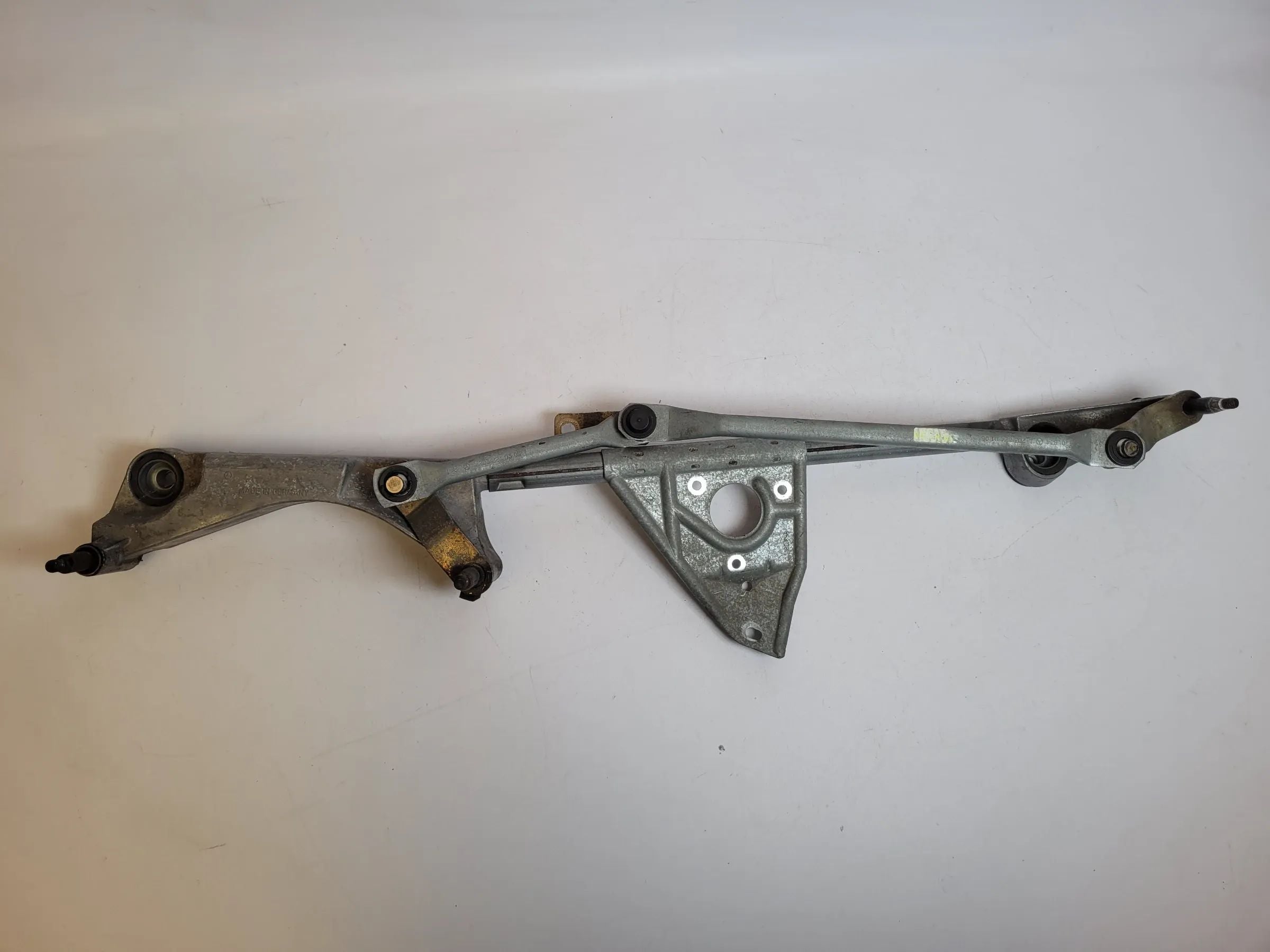 Original Mercedes-Benz C-Klasse (W203) Wischergestänge Vorne A2038240105
