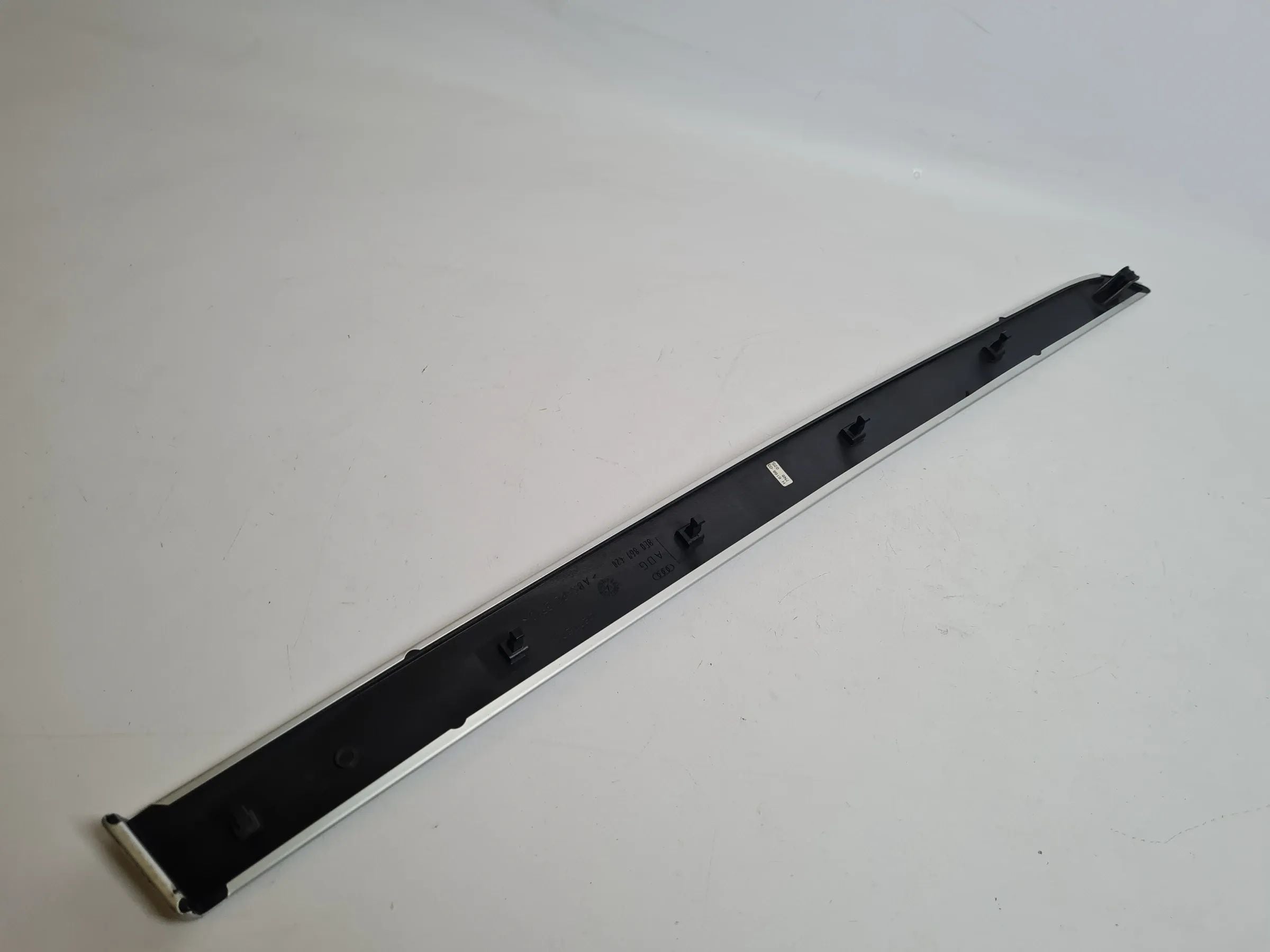 Original Audi A4 (S-Line) Dekorleiste Zierleiste Rechts Hinten 8E0867420