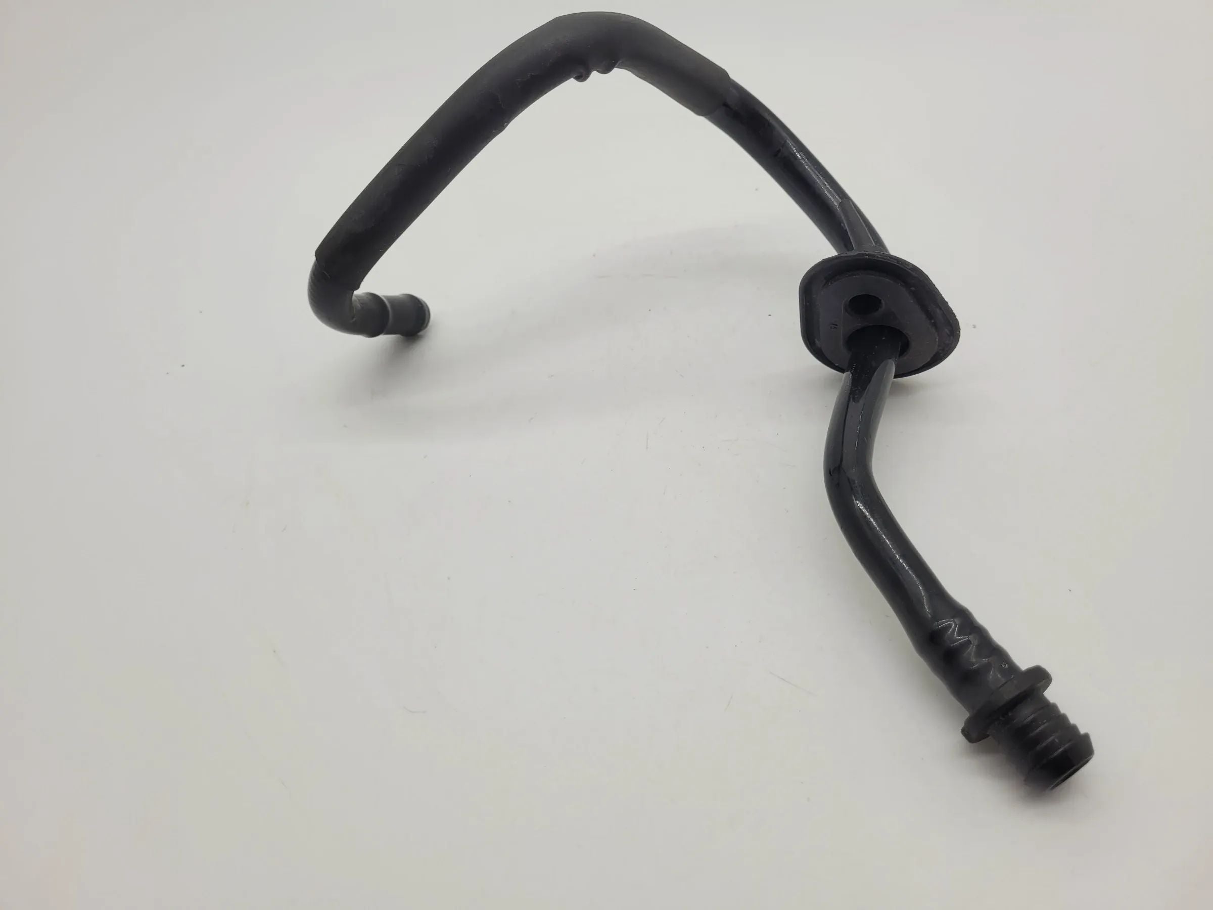 Original Audi A6 (4B2/4B4) Unterdruckleitung Bremskraftverstärker 8D0611743