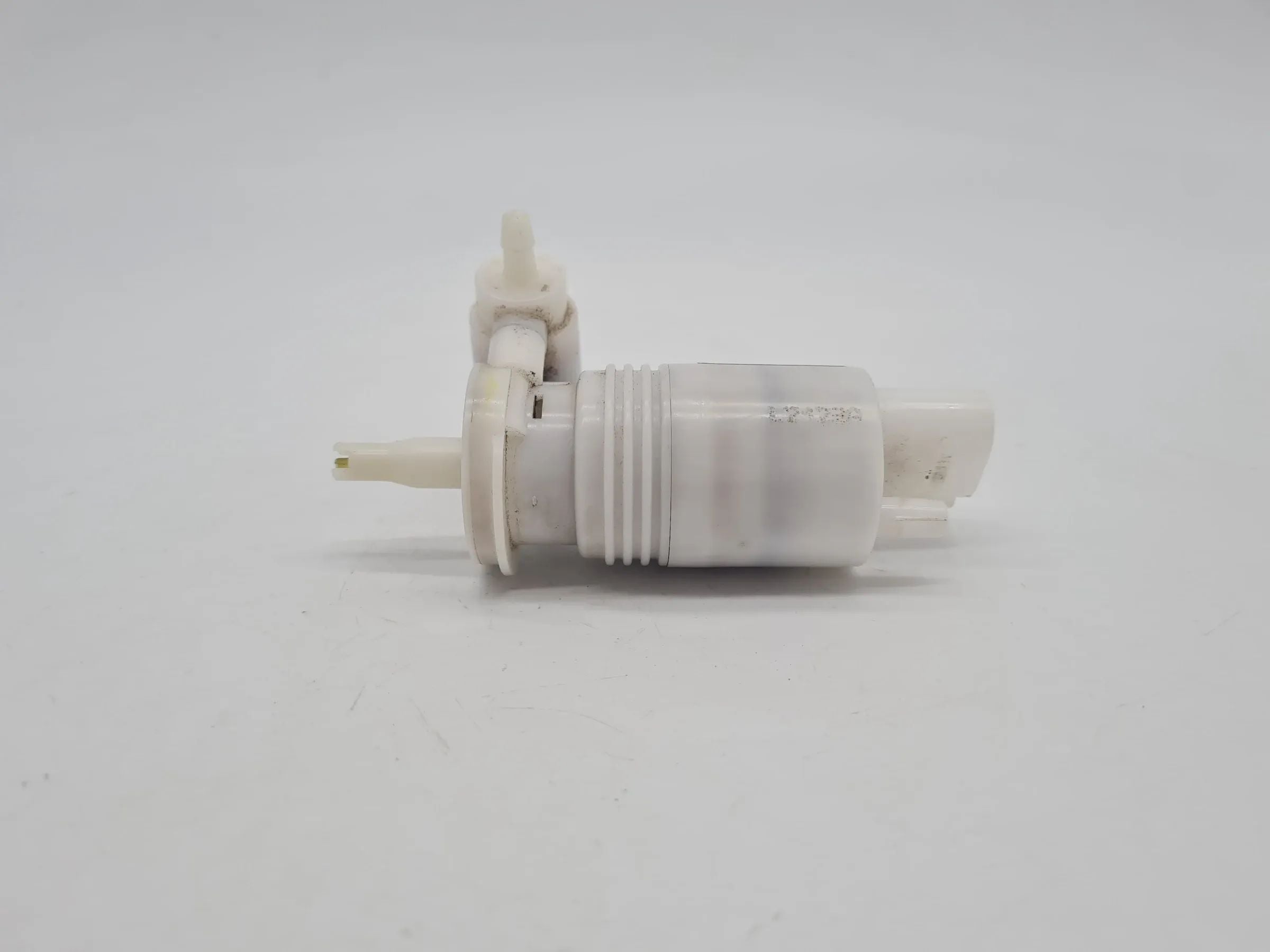 Original Mini One (R50/R53) Wischwasserpumpe 8377429-03