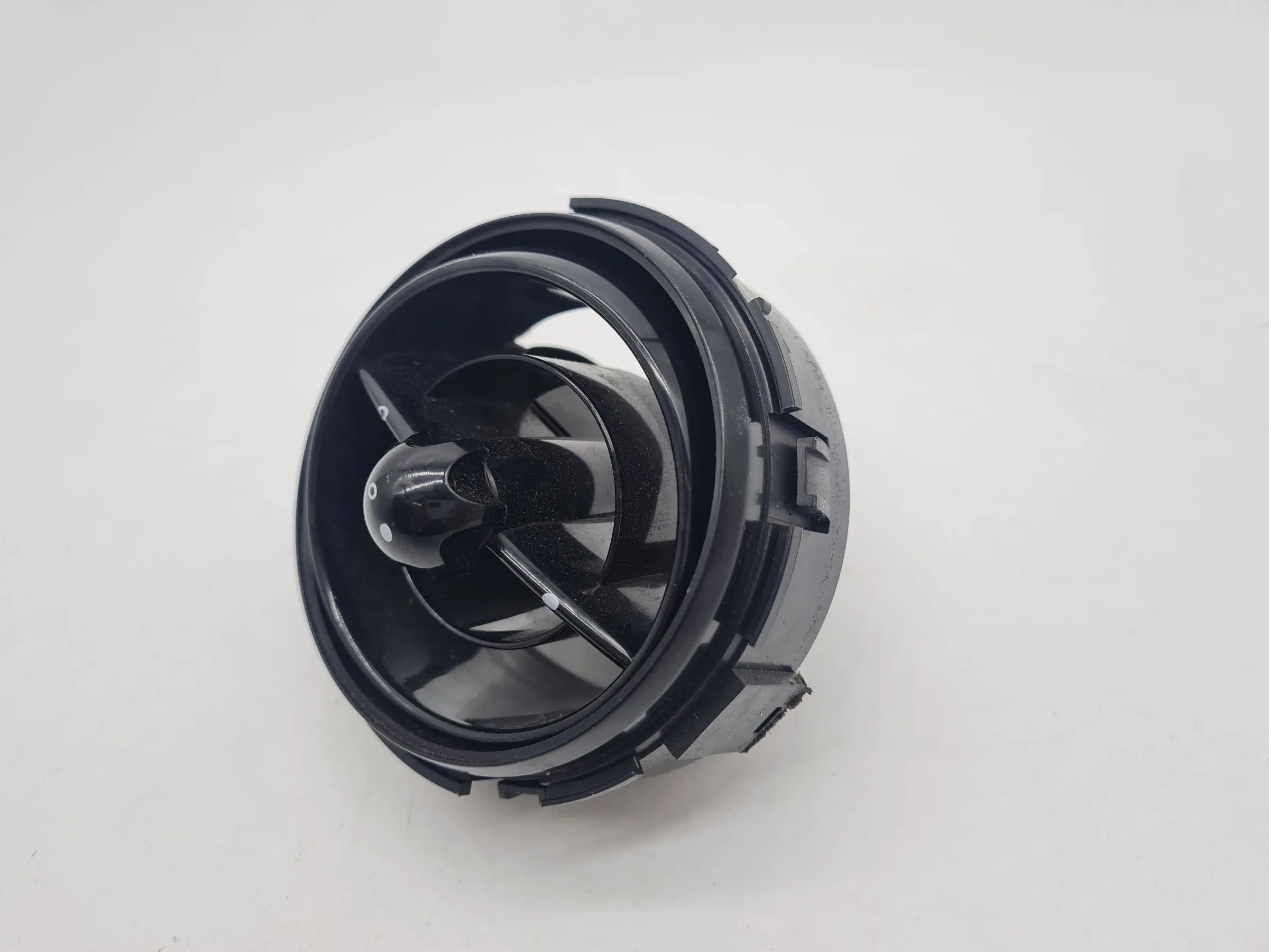 Original Mini One (R50/R53) Air Vent Duct Front L/R 6800887