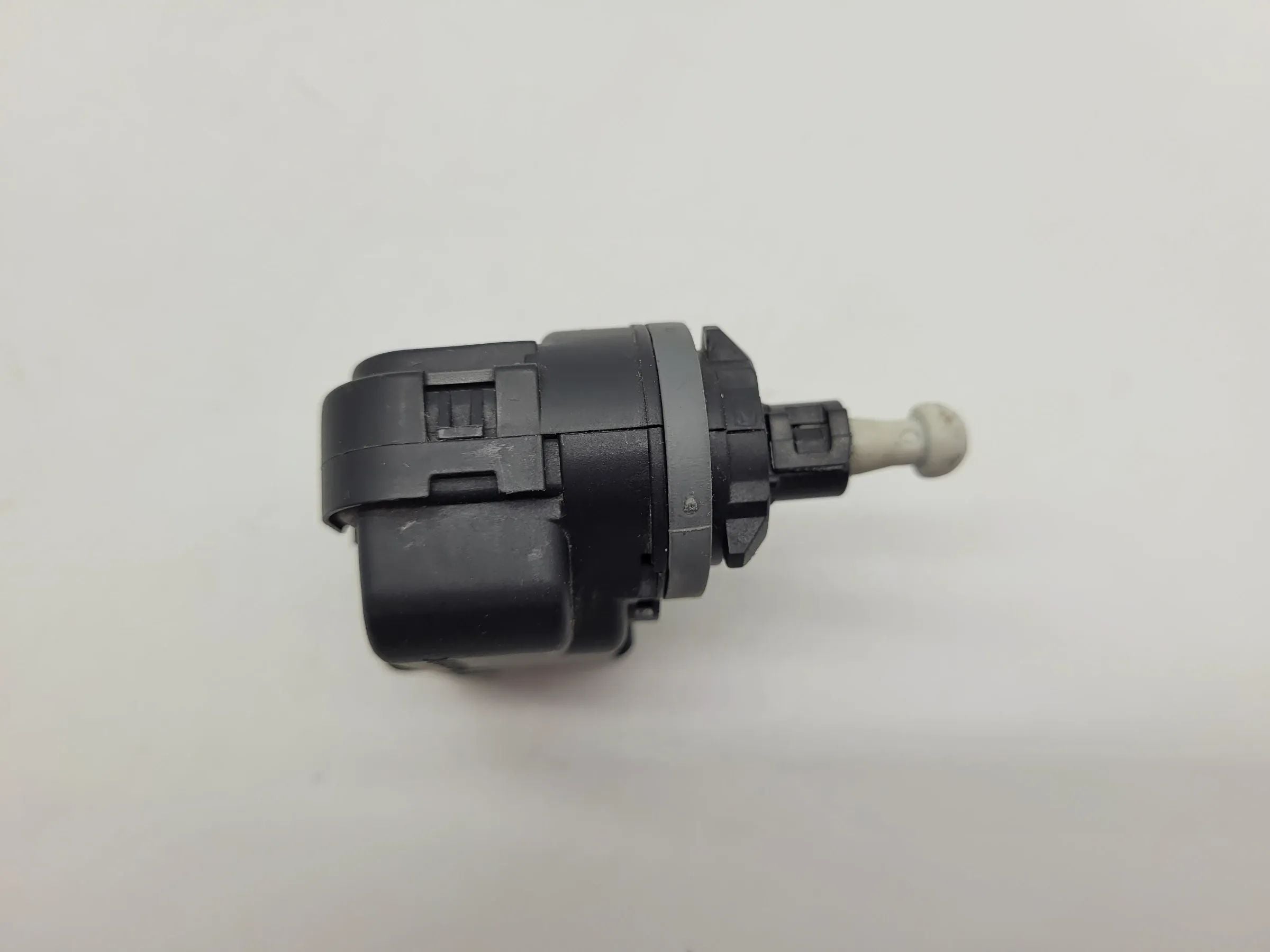 Original Opel Meriva A Stellmotor Leuchtweitenregulierung (L/R) (93321052/53)