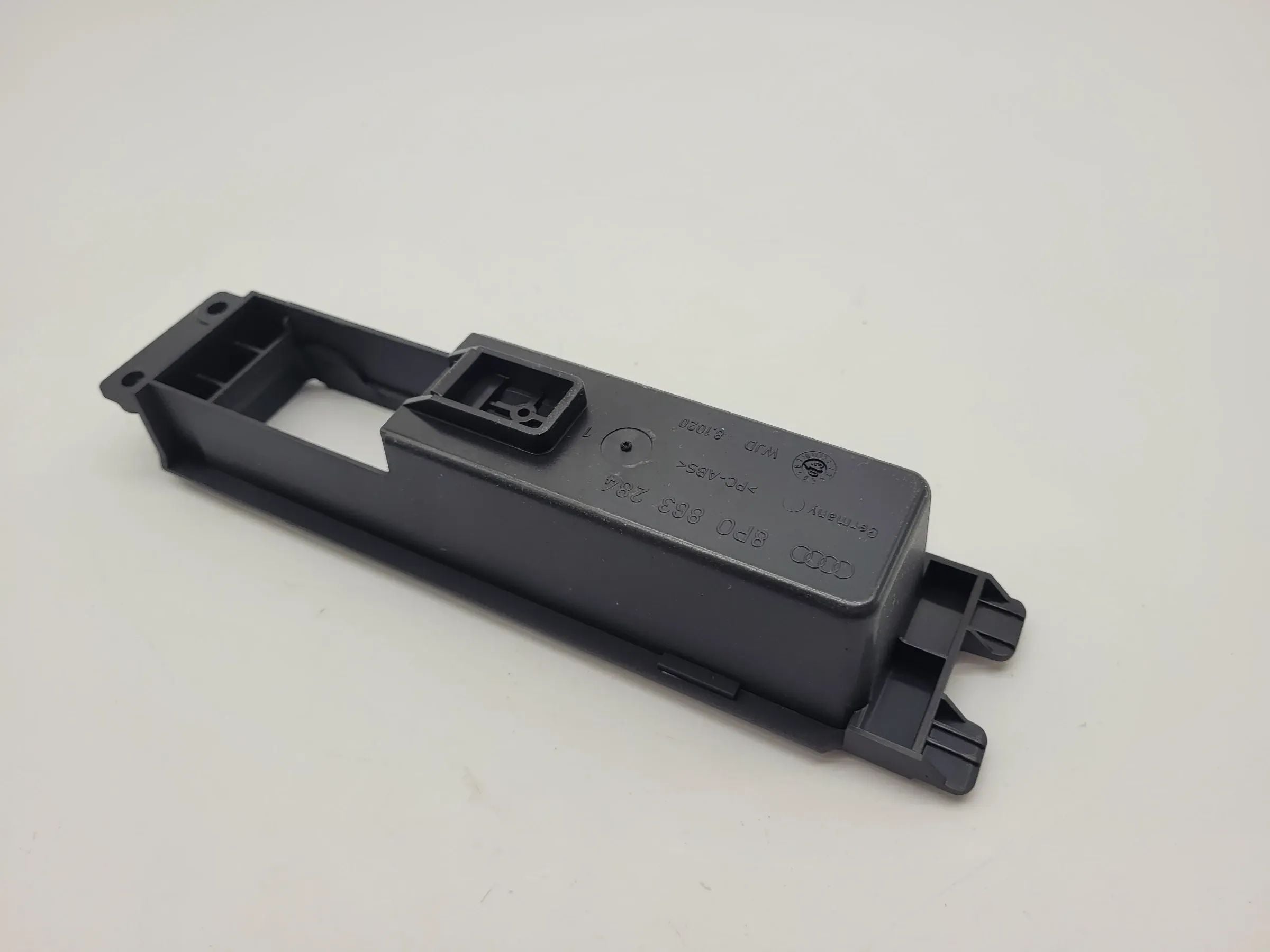Original Audi A3 Sportback (8E) Ablage Fach Mittelkonsole 8P0863284