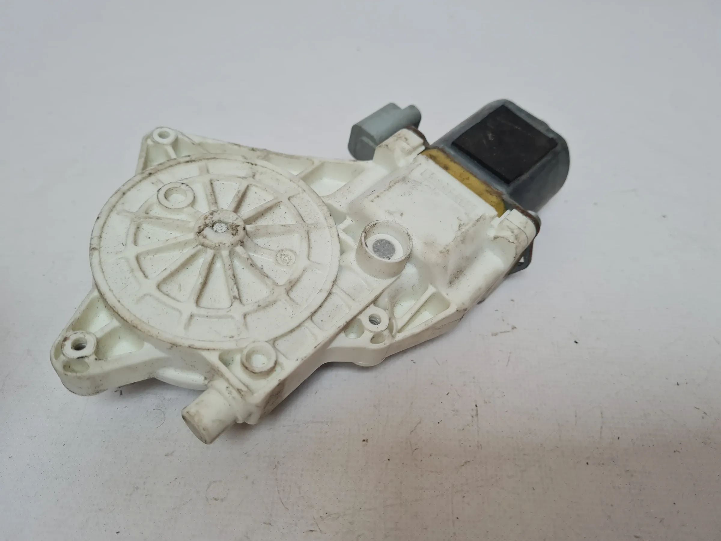 Original Nissan Micra III 3 (K12) Fensterhebermotor Rechts Vorne 0130822203