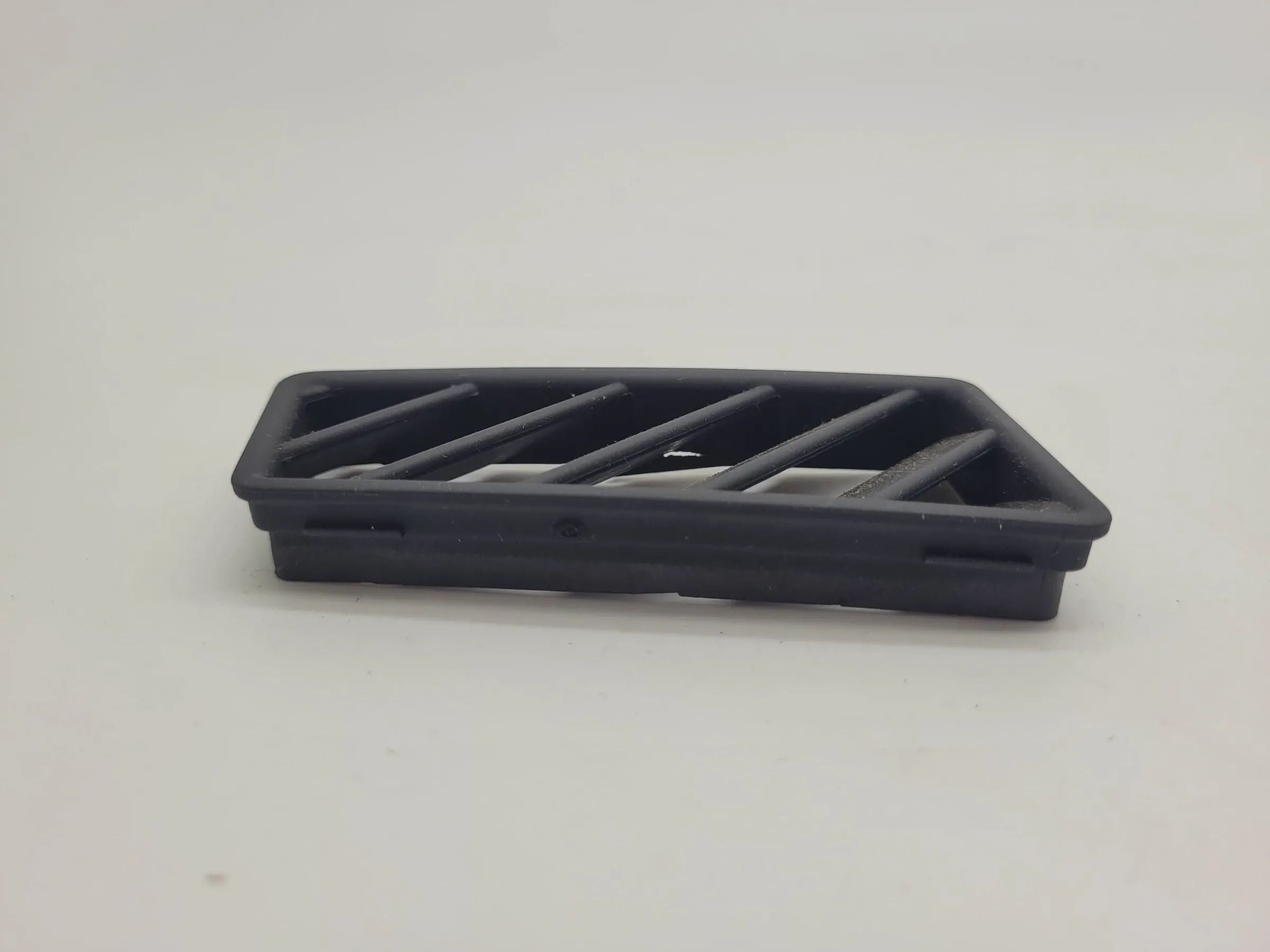 Original Audi A4 (8E/B6/B7) Luftgitter Blende Armaturenbrett Links 8E0819793B