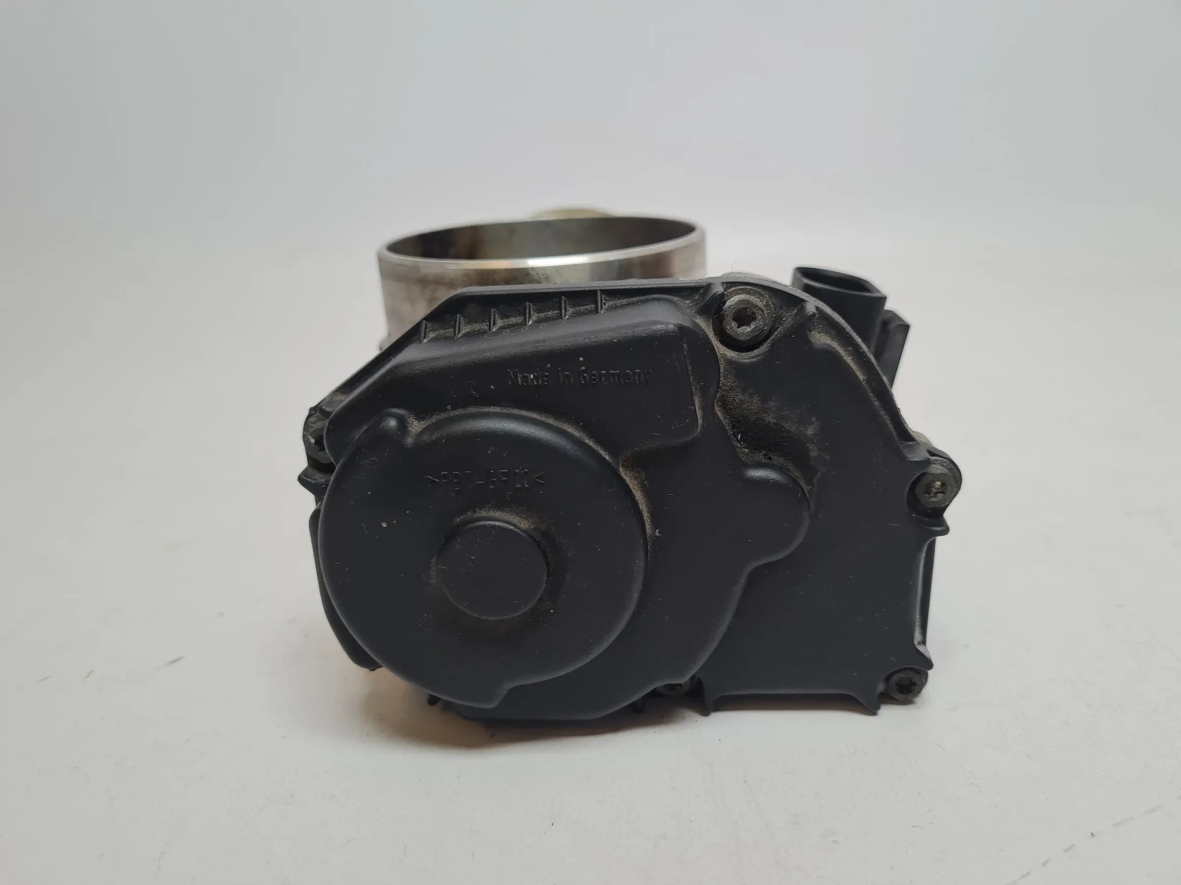 Original Audi A6 (4B2/4B4) 2.4 V6 Drosselklappe Stutzen 078133063AG