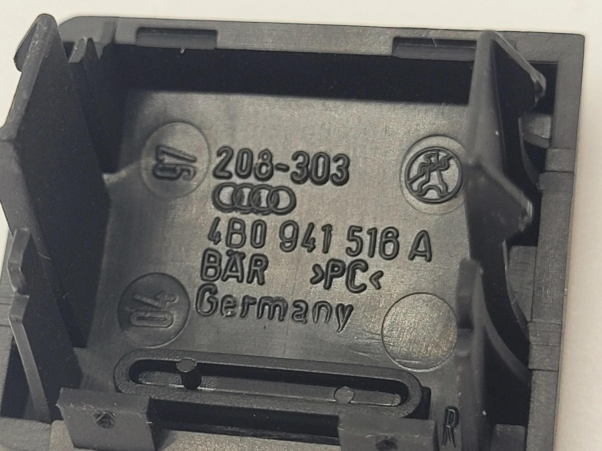 Original Audi A6 (4B2/4B4) Blende Schalterblende Taste 4B0941516A