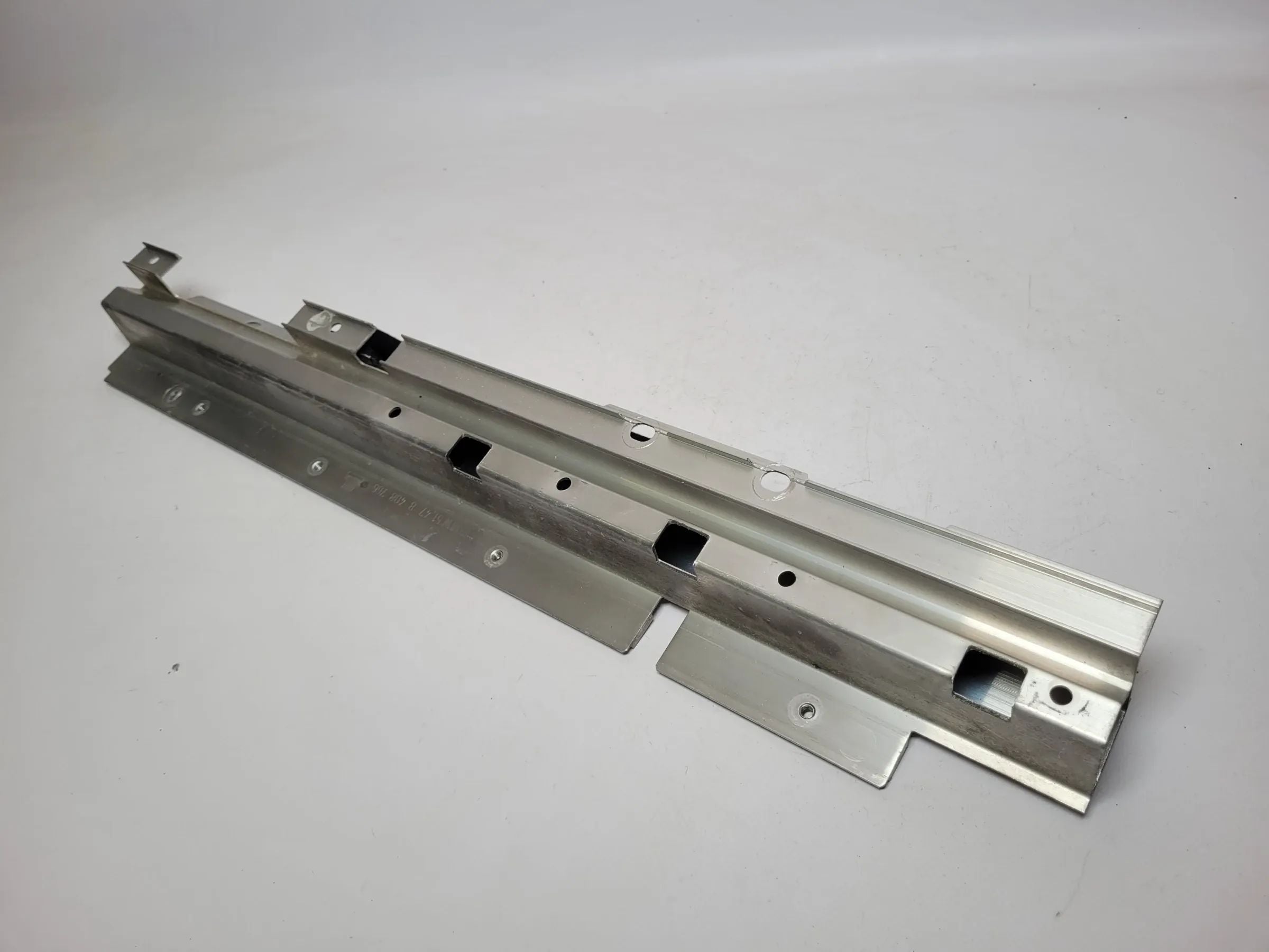 Original BMW X5 (E53) Halterung Rechts Hinten 51.47-8408766