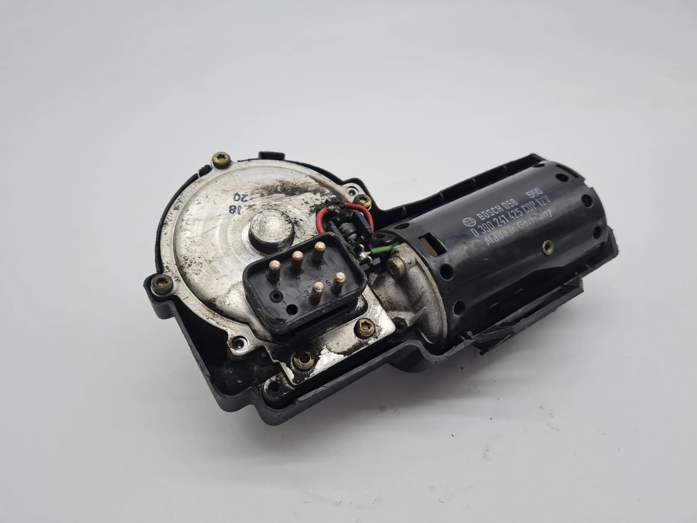 Original Mercedes-Benz E-Klasse (W124) Scheibenwischermotor 0390241425