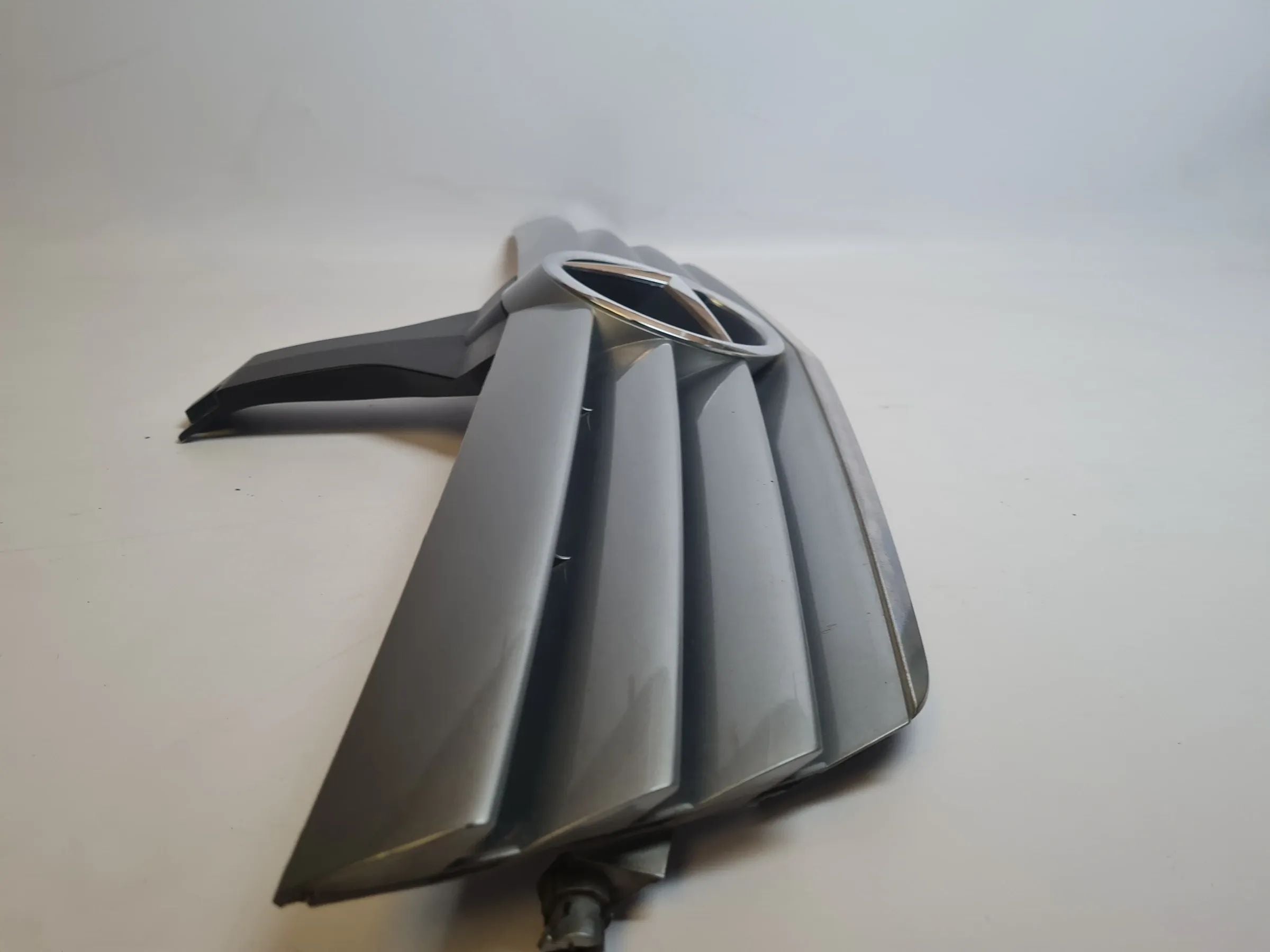 Original Mercedes-Benz C-Klasse (W203) Kühlergrill A2038800383
