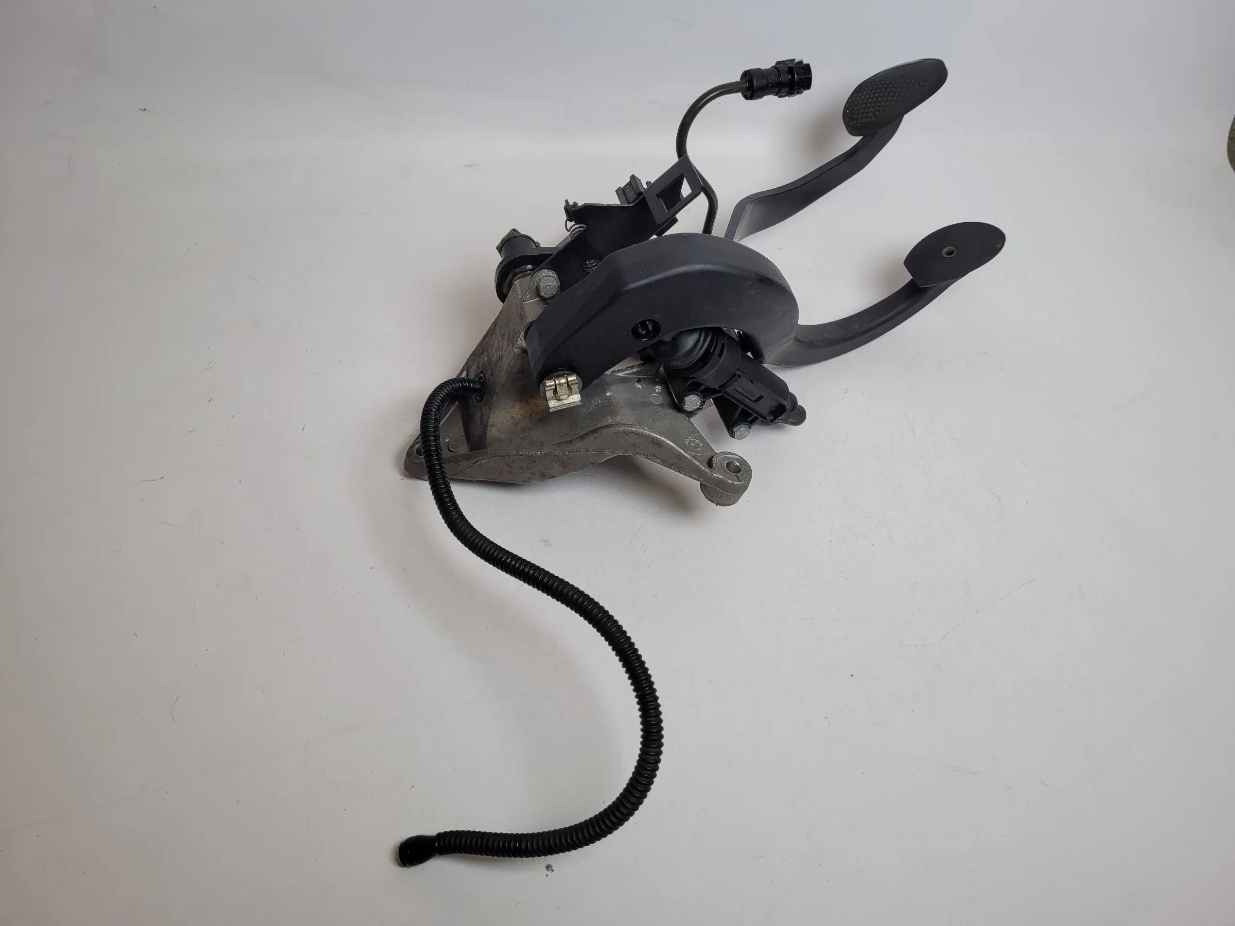 Original Mini One (R50/R53) Bremspedal Kupplungspedal Pedal Block 1511659