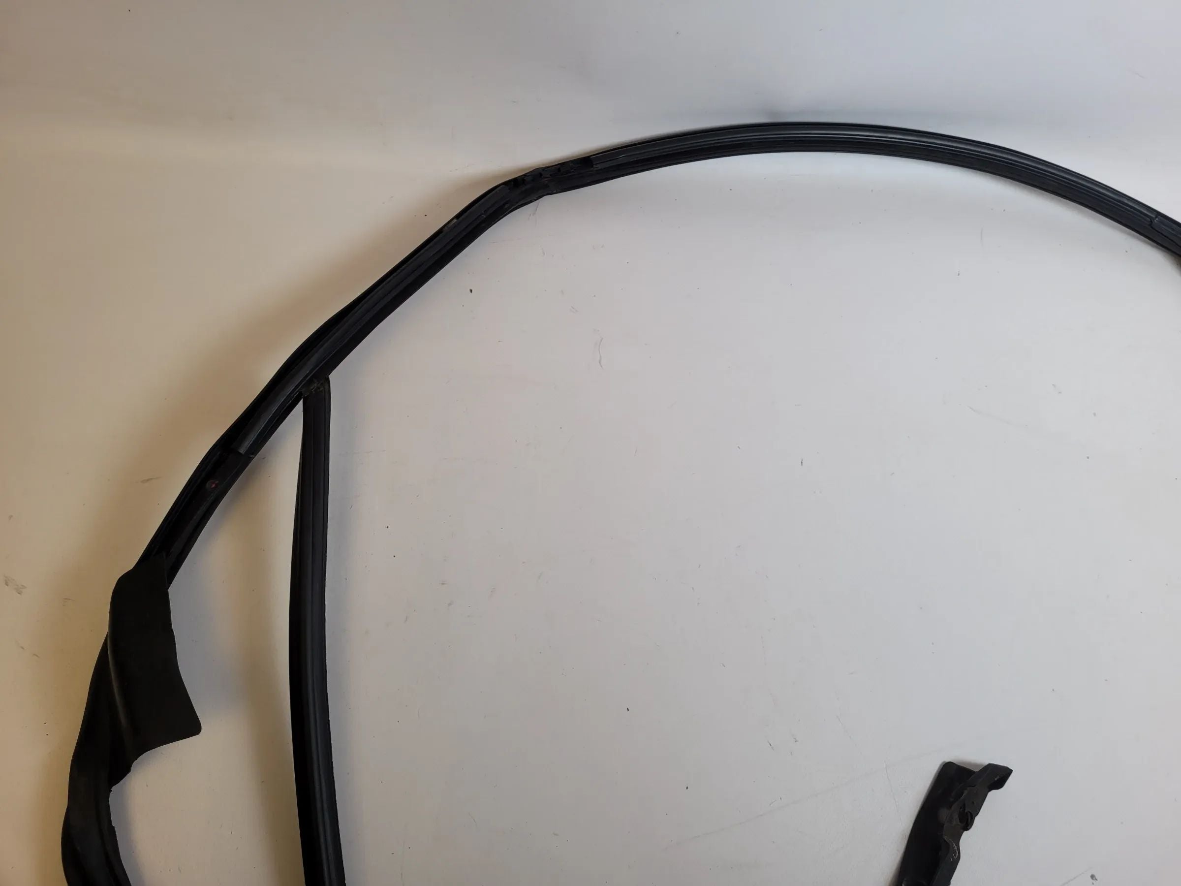Original Audi A6 (4B2/4B4) Fensterführung Dichtung Hinten Links 4B9839439