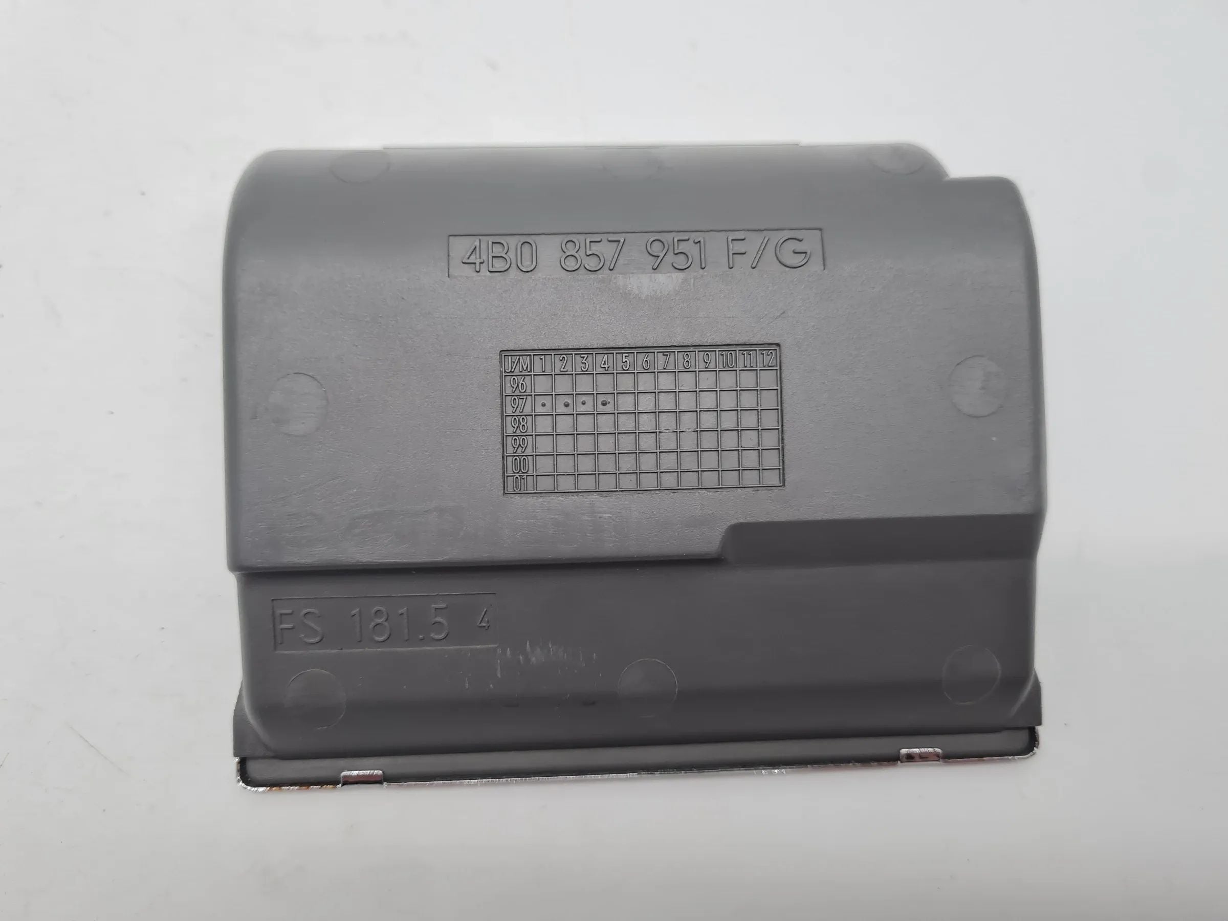 Original Audi A6 (4B2/4B4) Aschenbecher Einsatz Vorne Silber 4B0857951F/G