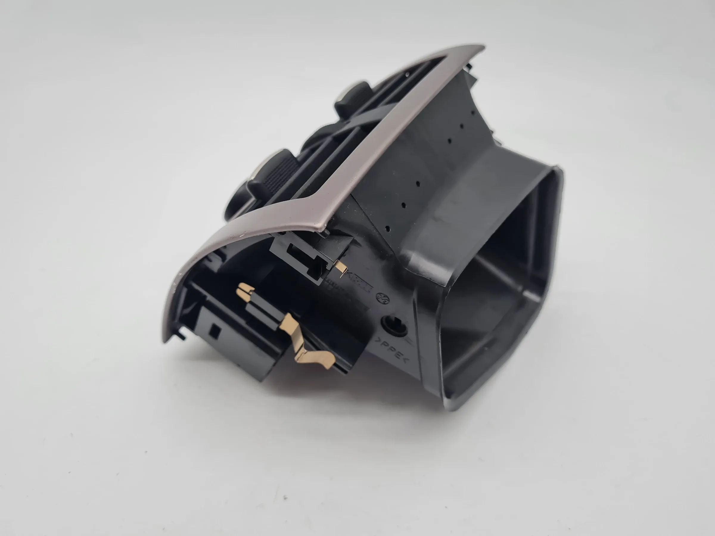Original Audi A6 (4B2/4B4) Luftdüse Zigarettenanzünder Hinten 4B0815743